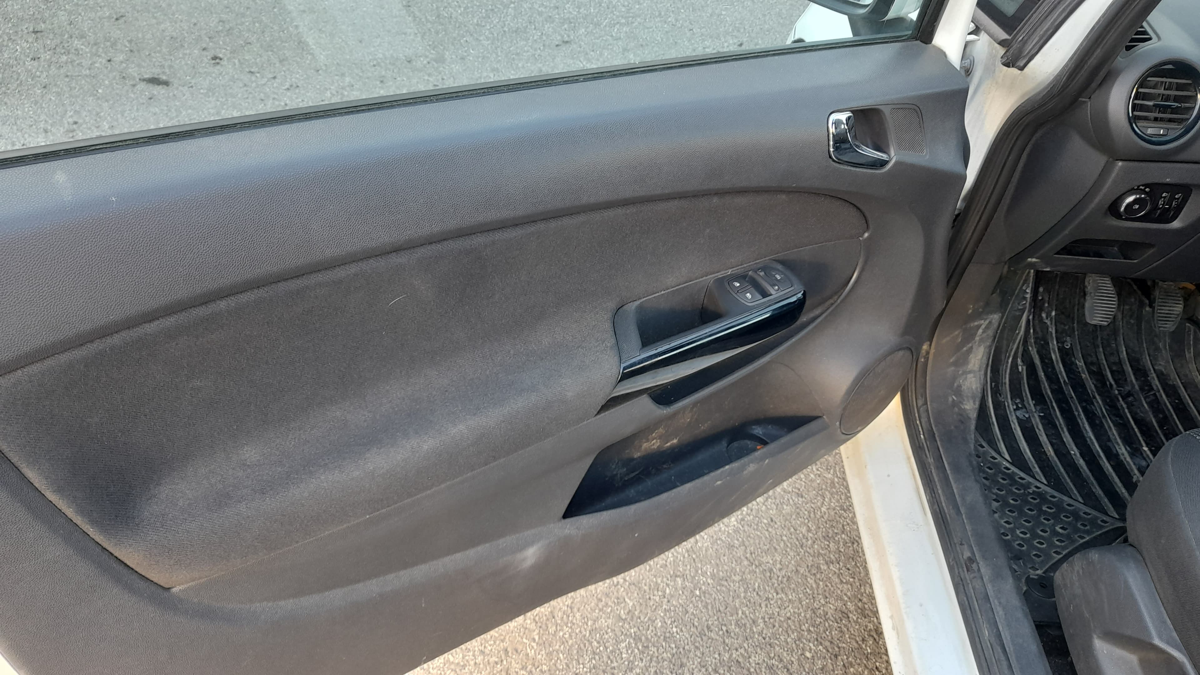 Opel Corsa Van 1.3 CDTi · Ano 2013 — imagem 12