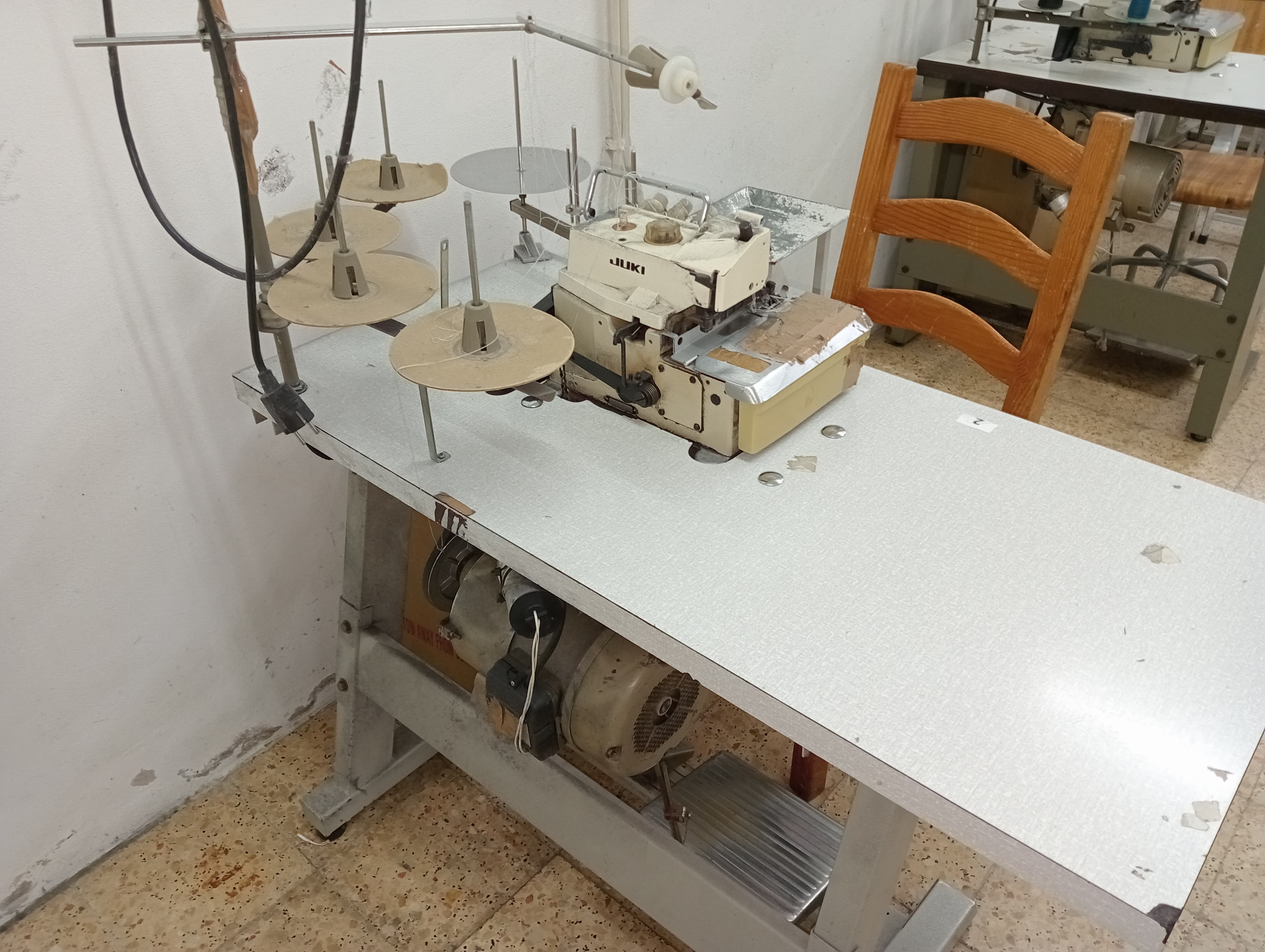 Machine de coupe et de couture — image 3