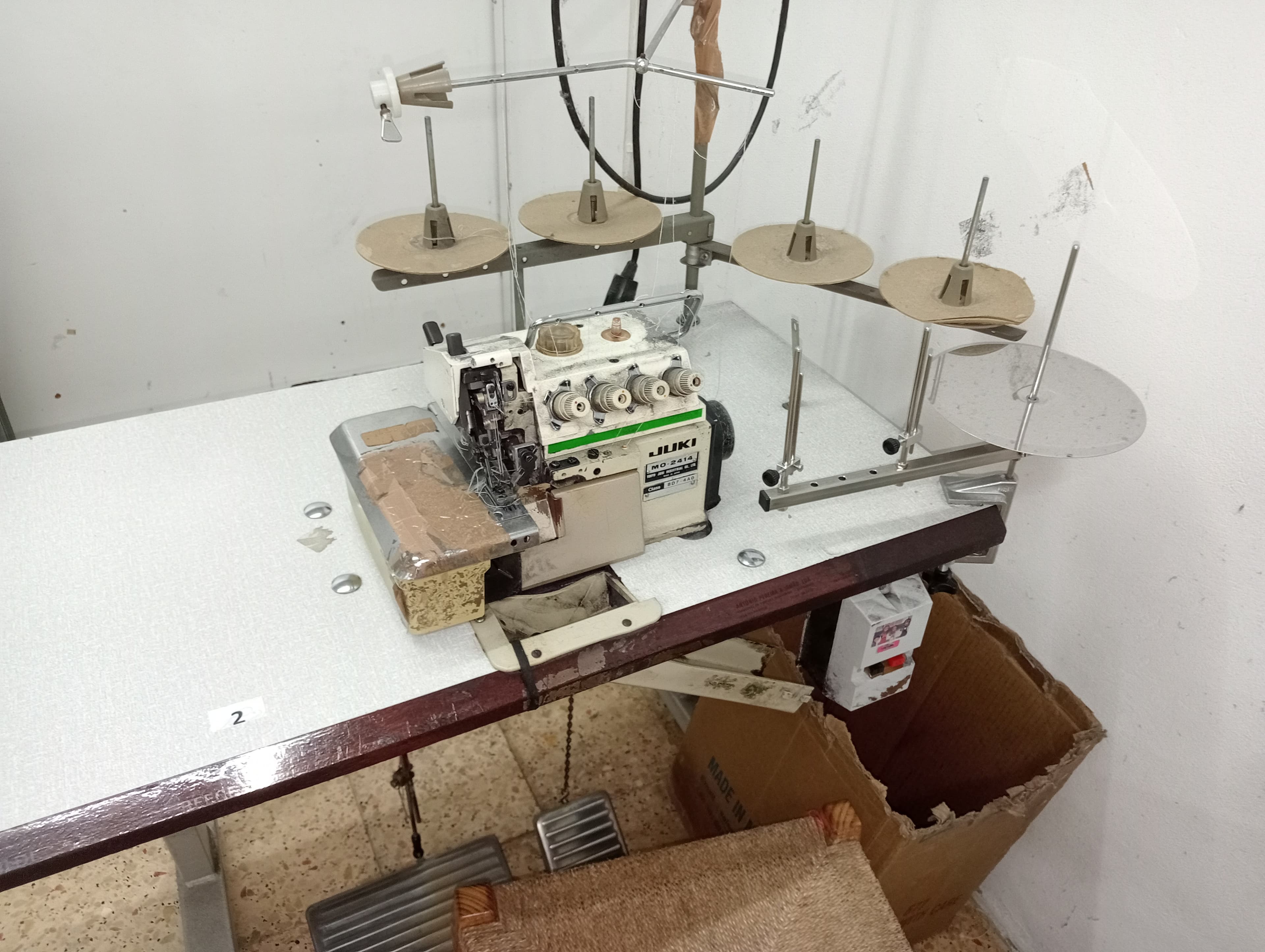 Machine de coupe et de couture — image 2