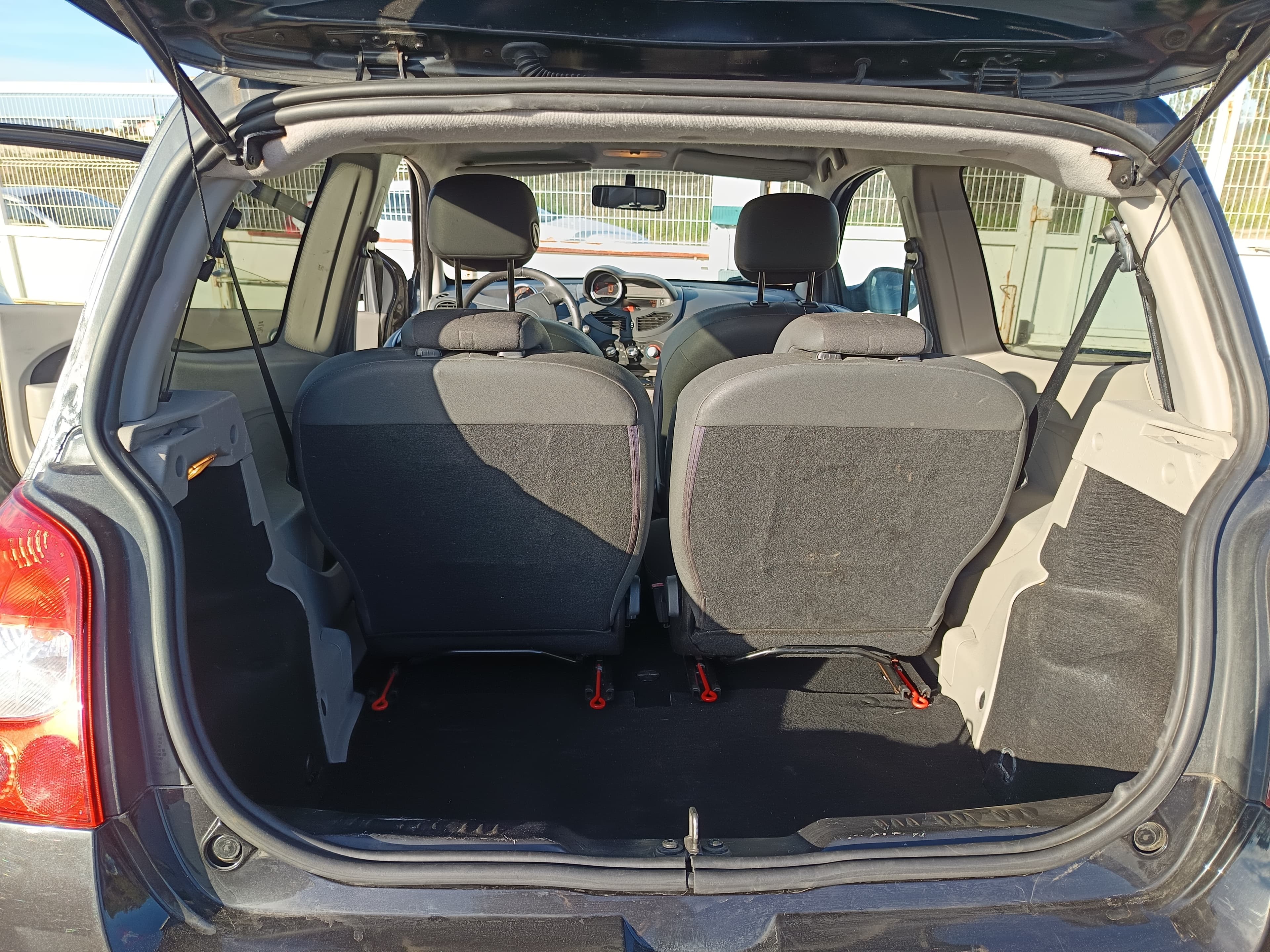 Renault Twingo · Ano 2008 — image 22