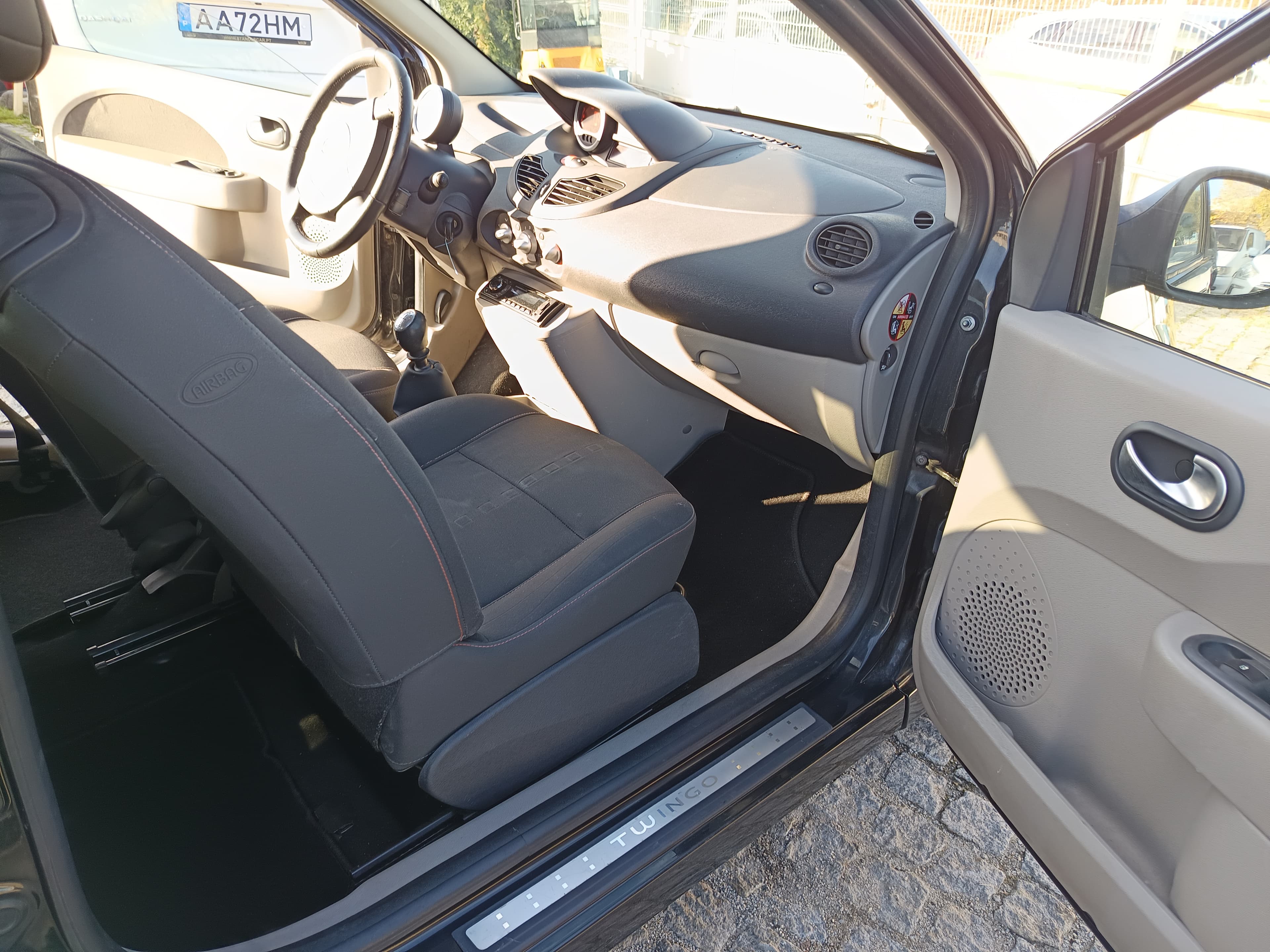 Renault Twingo · Ano 2008 — image 18