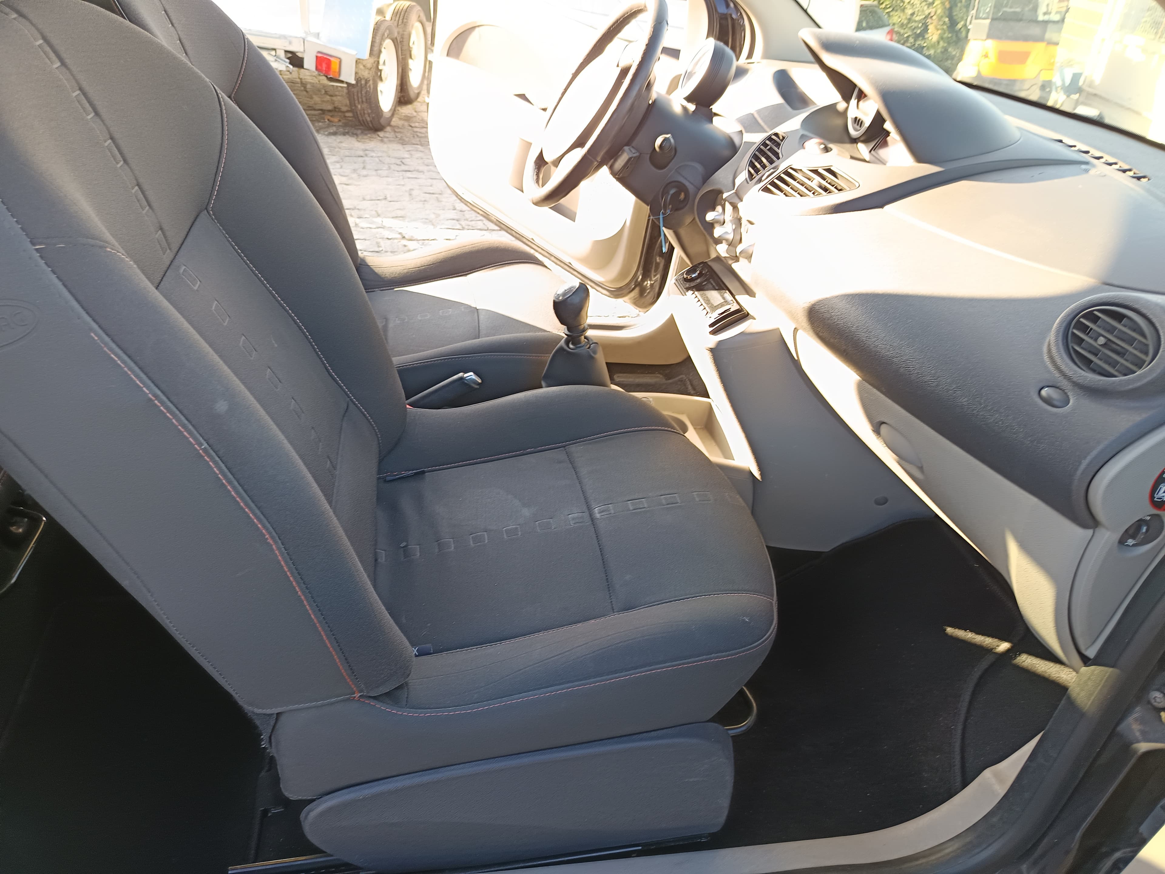 Renault Twingo · Ano 2008 — image 20