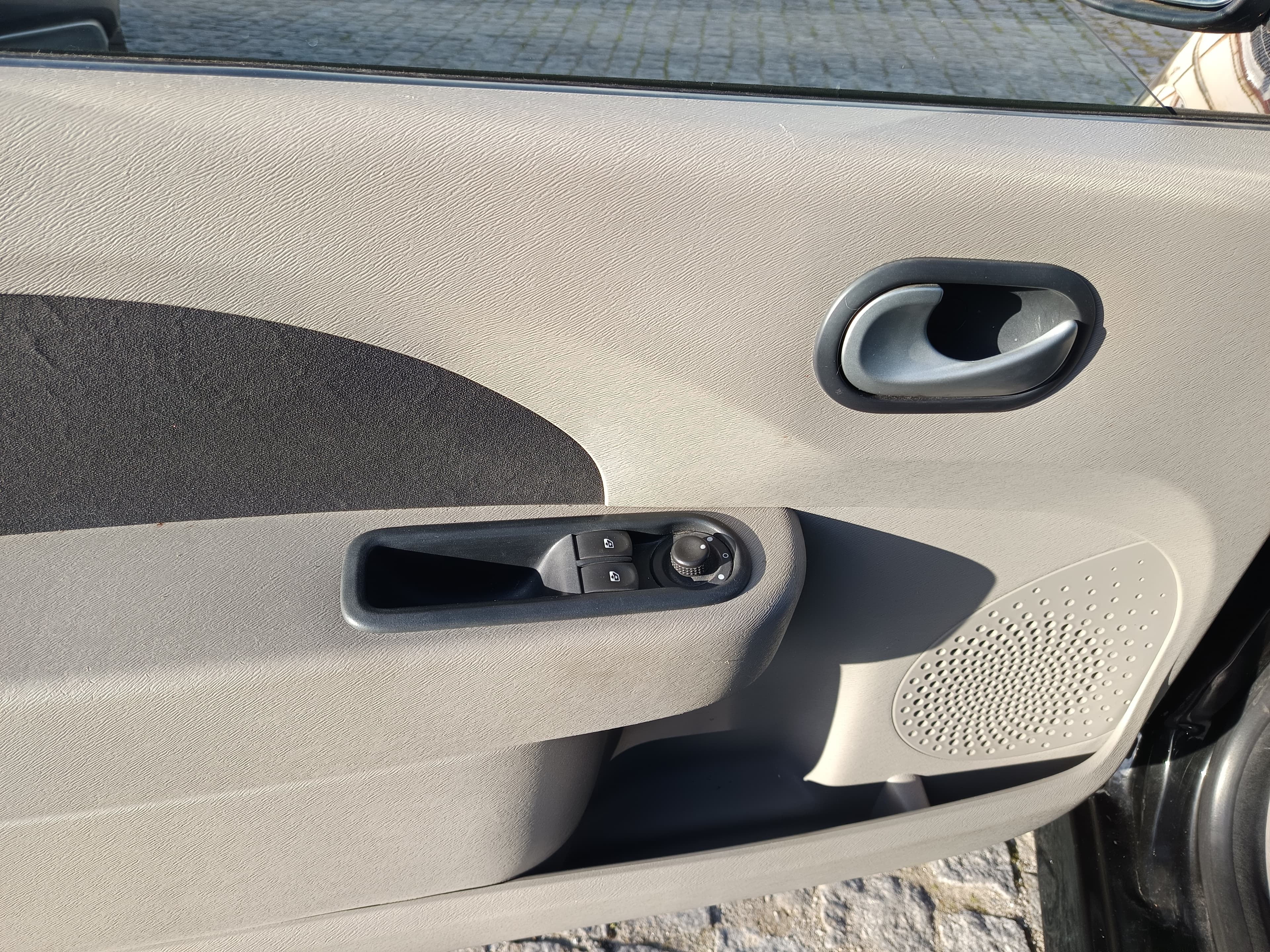 Renault Twingo · Ano 2008 — image 23
