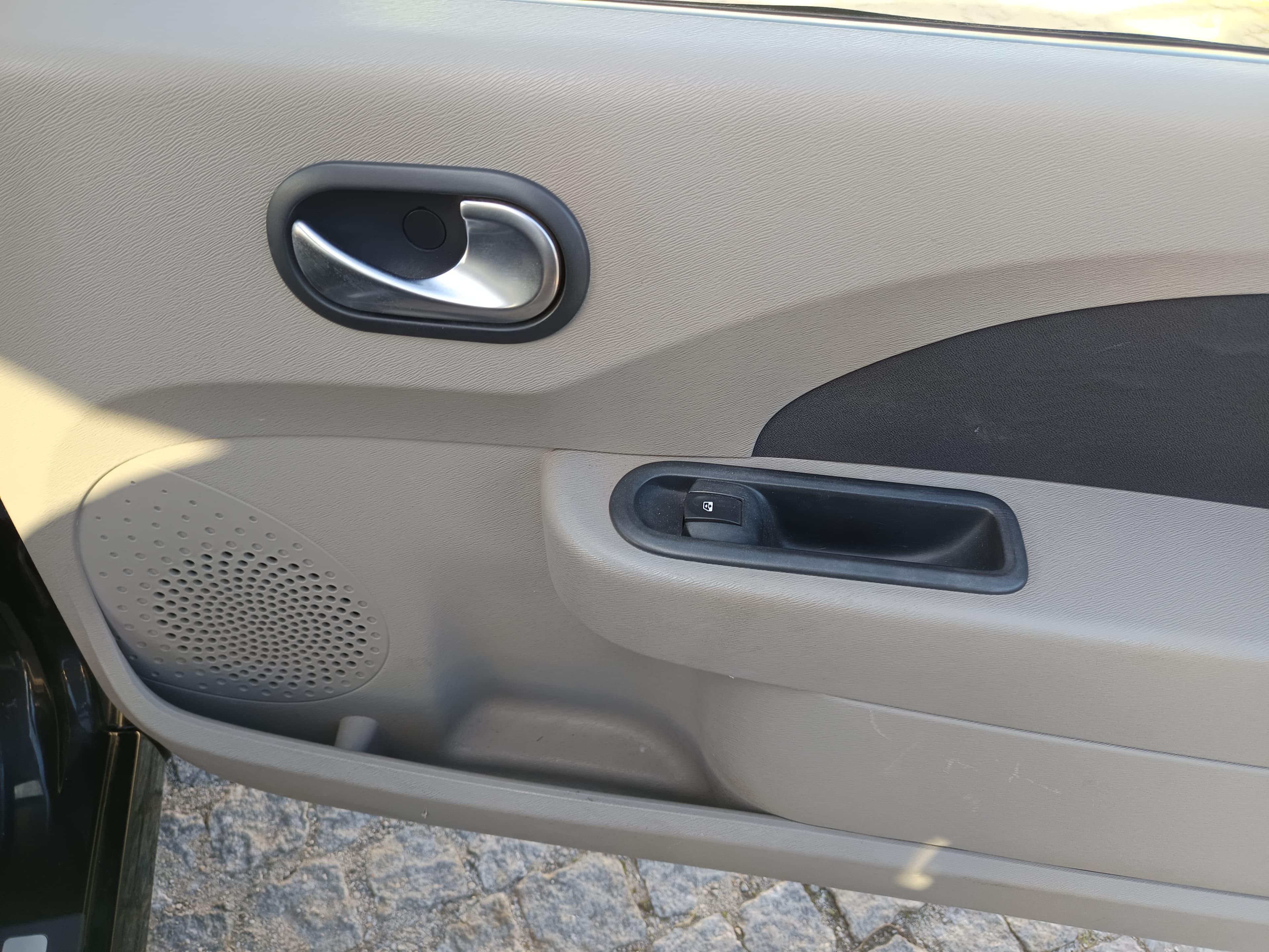 Renault Twingo · Ano 2008 — image 19