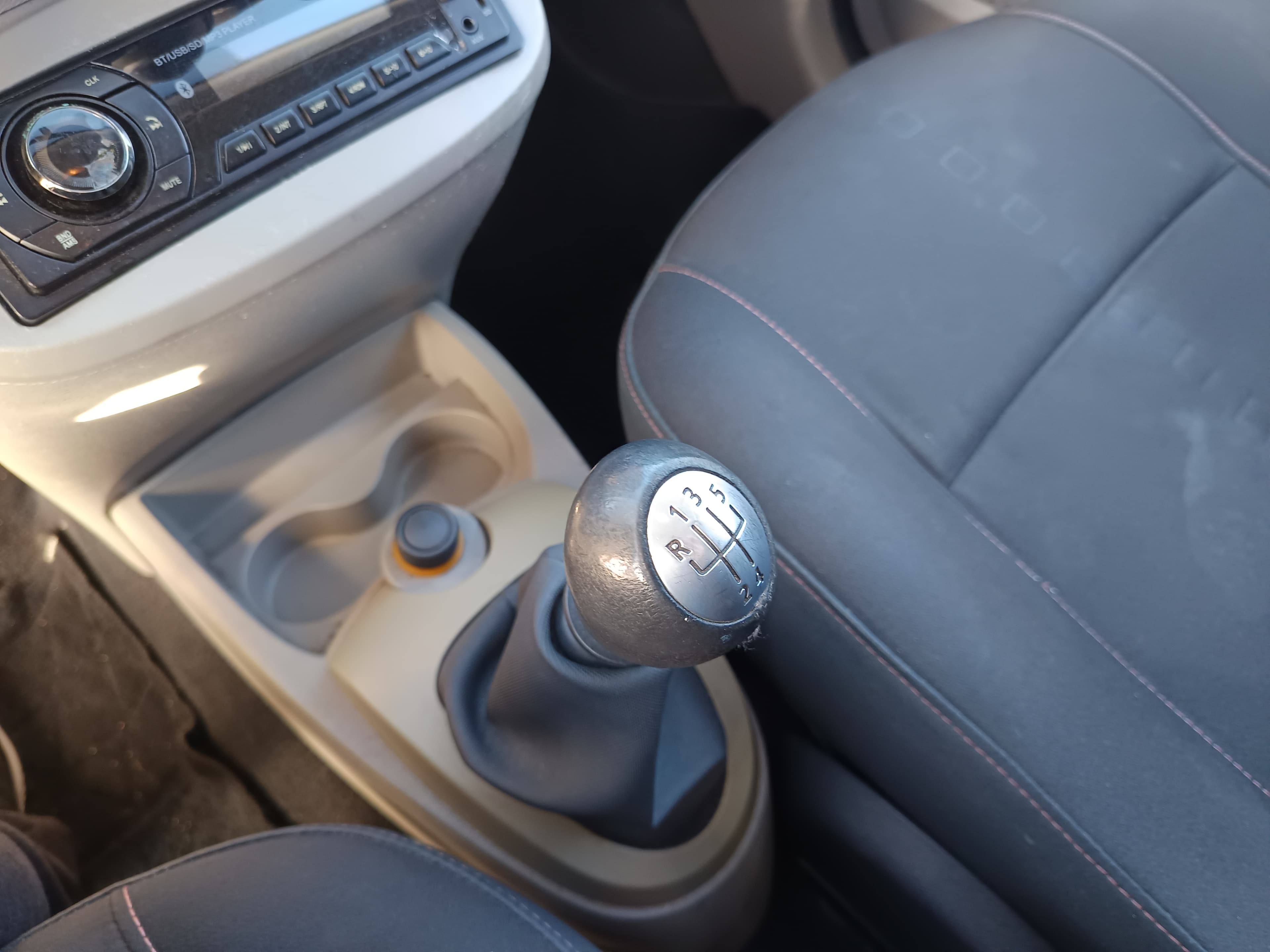 Renault Twingo · Ano 2008 — image 31