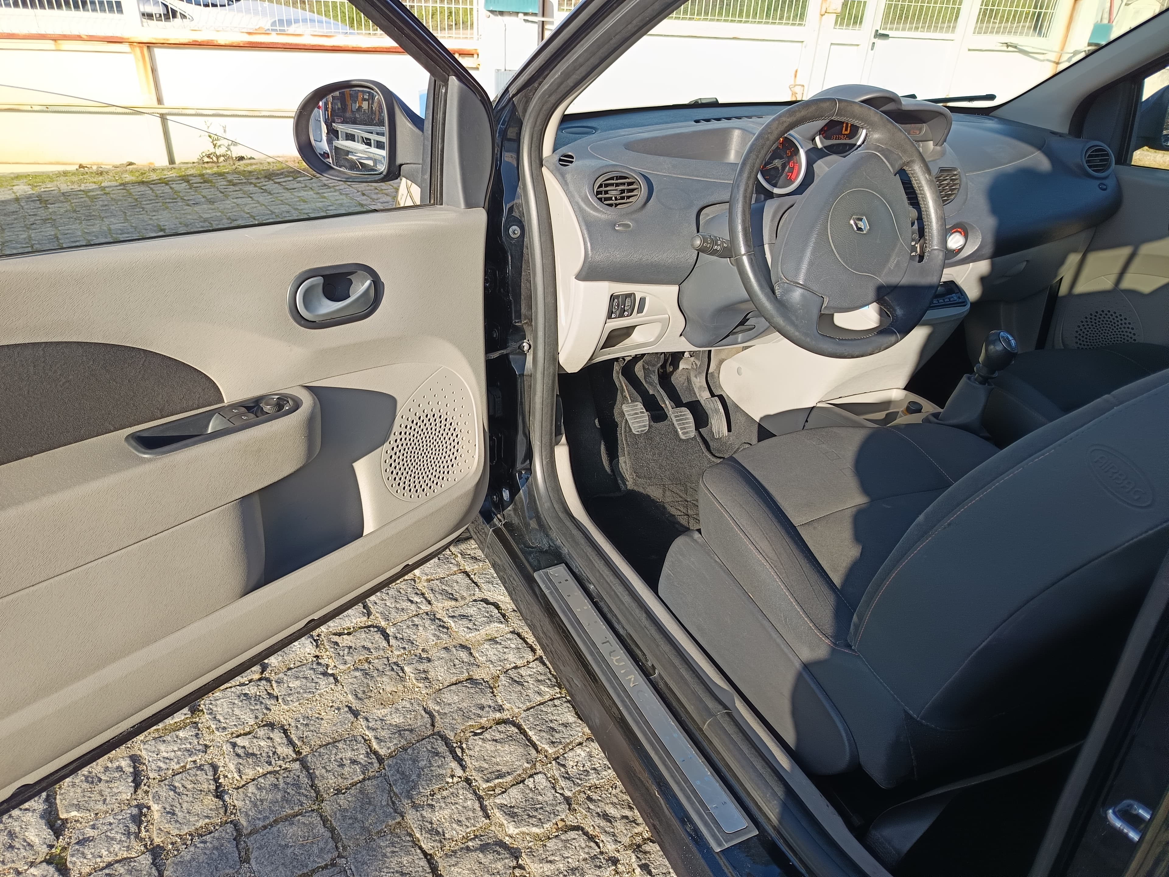 Renault Twingo · Ano 2008 — image 28