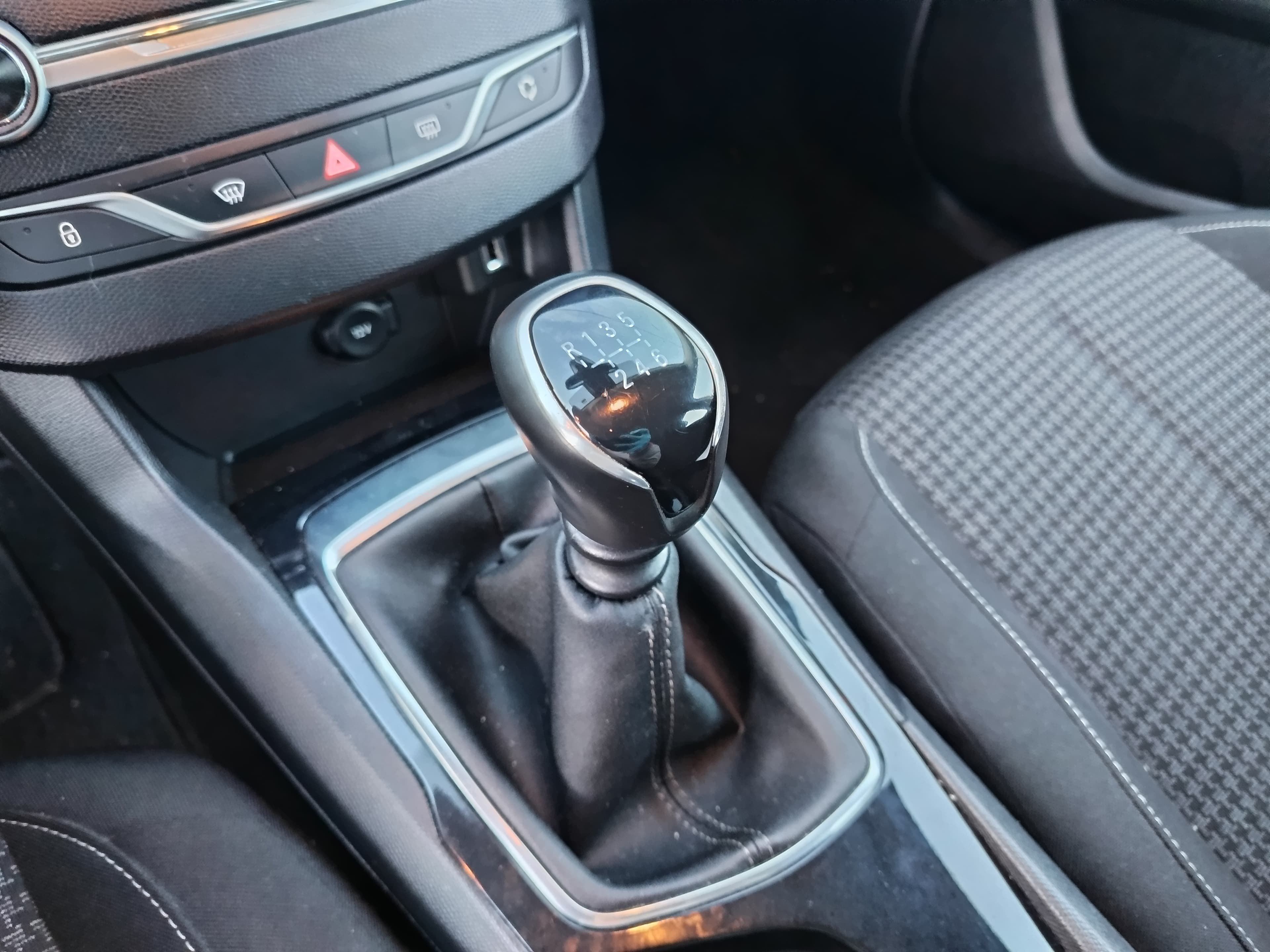 Peugeot 308 1.5 BlueHdi · Ano 2020 — imagem 34