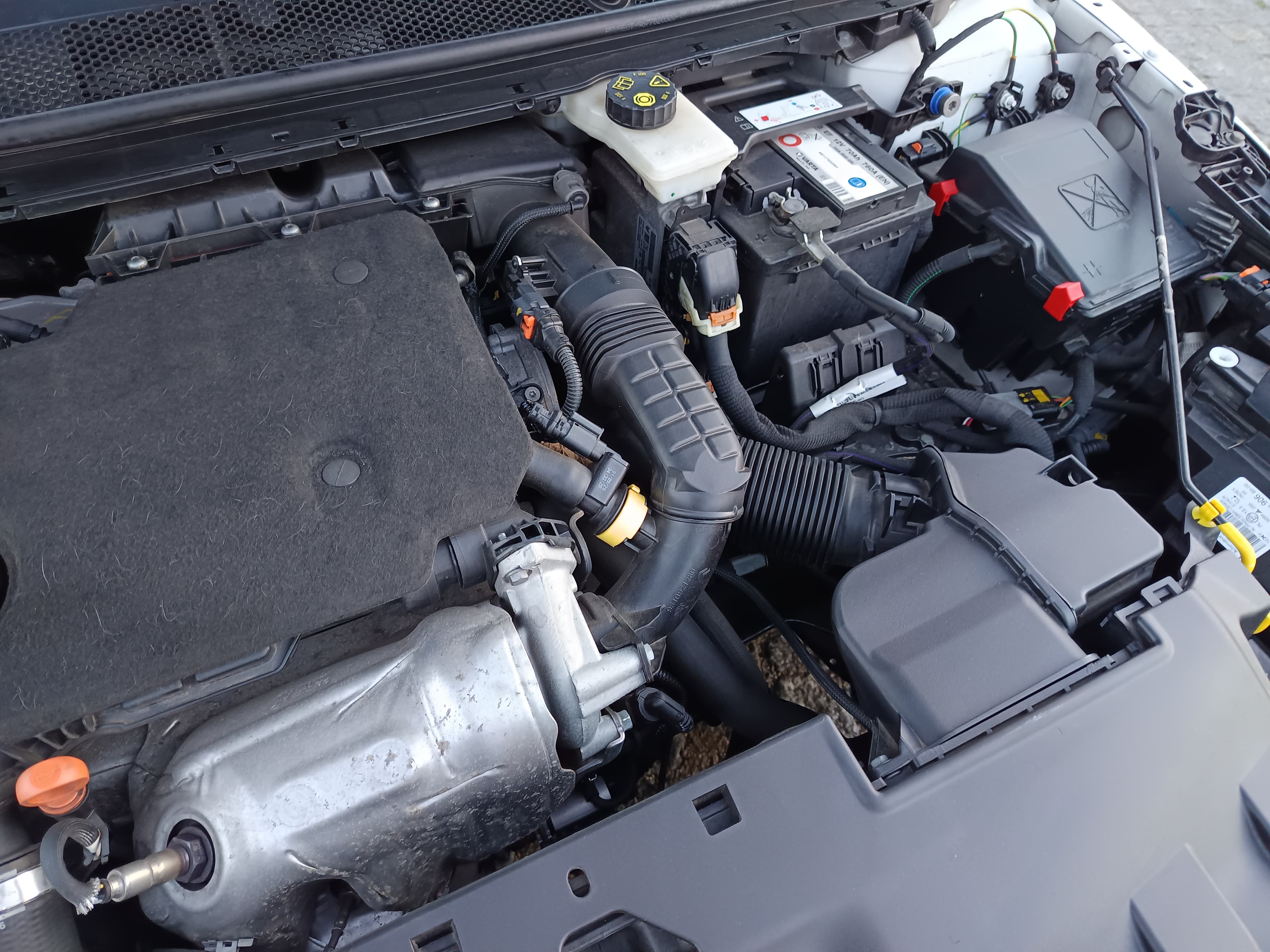 Peugeot 308 1.5 BlueHdi · Ano 2020 — imagem 17