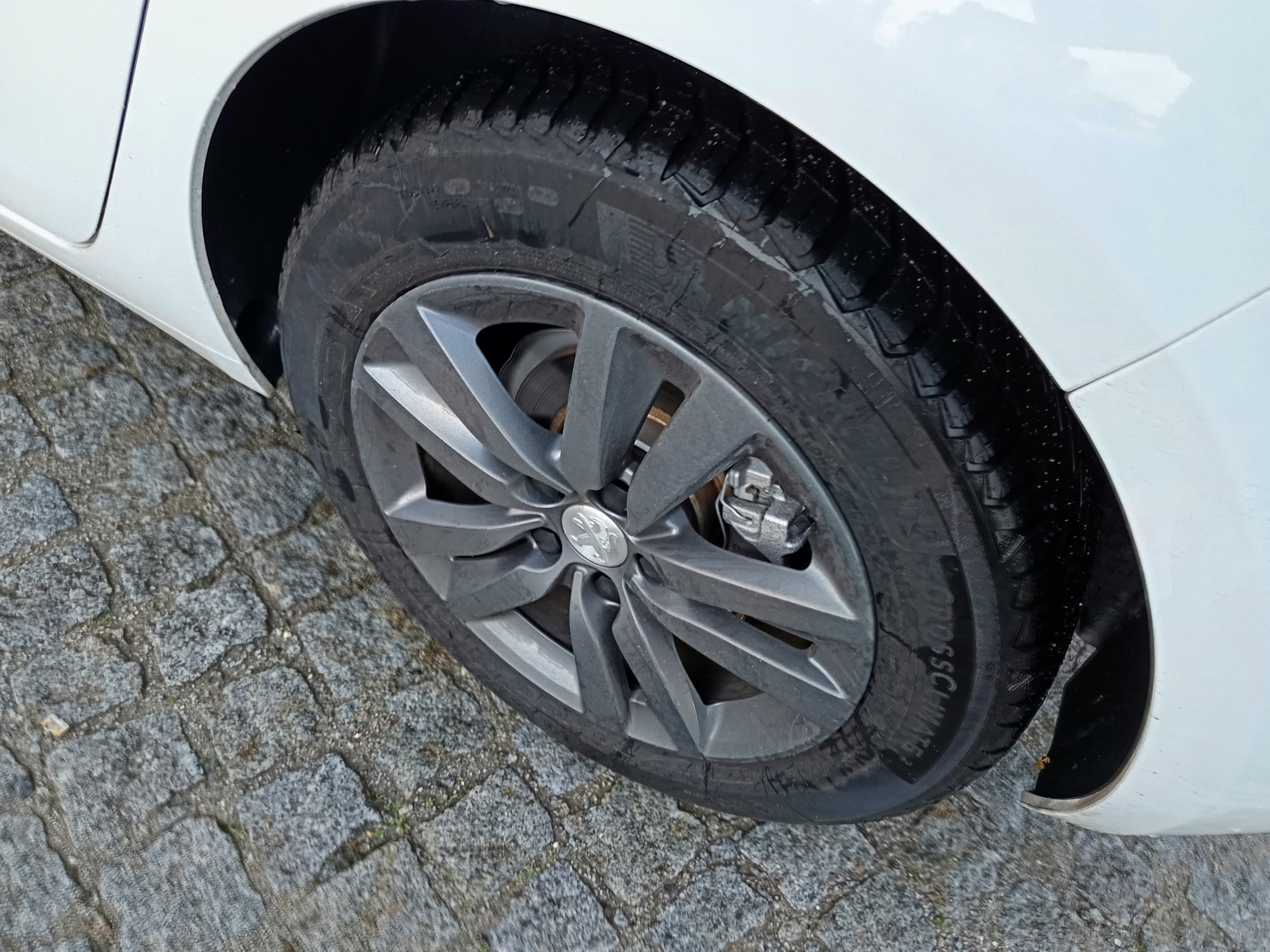 Peugeot 308 1.5 BlueHdi · Ano 2020 — imagem 13