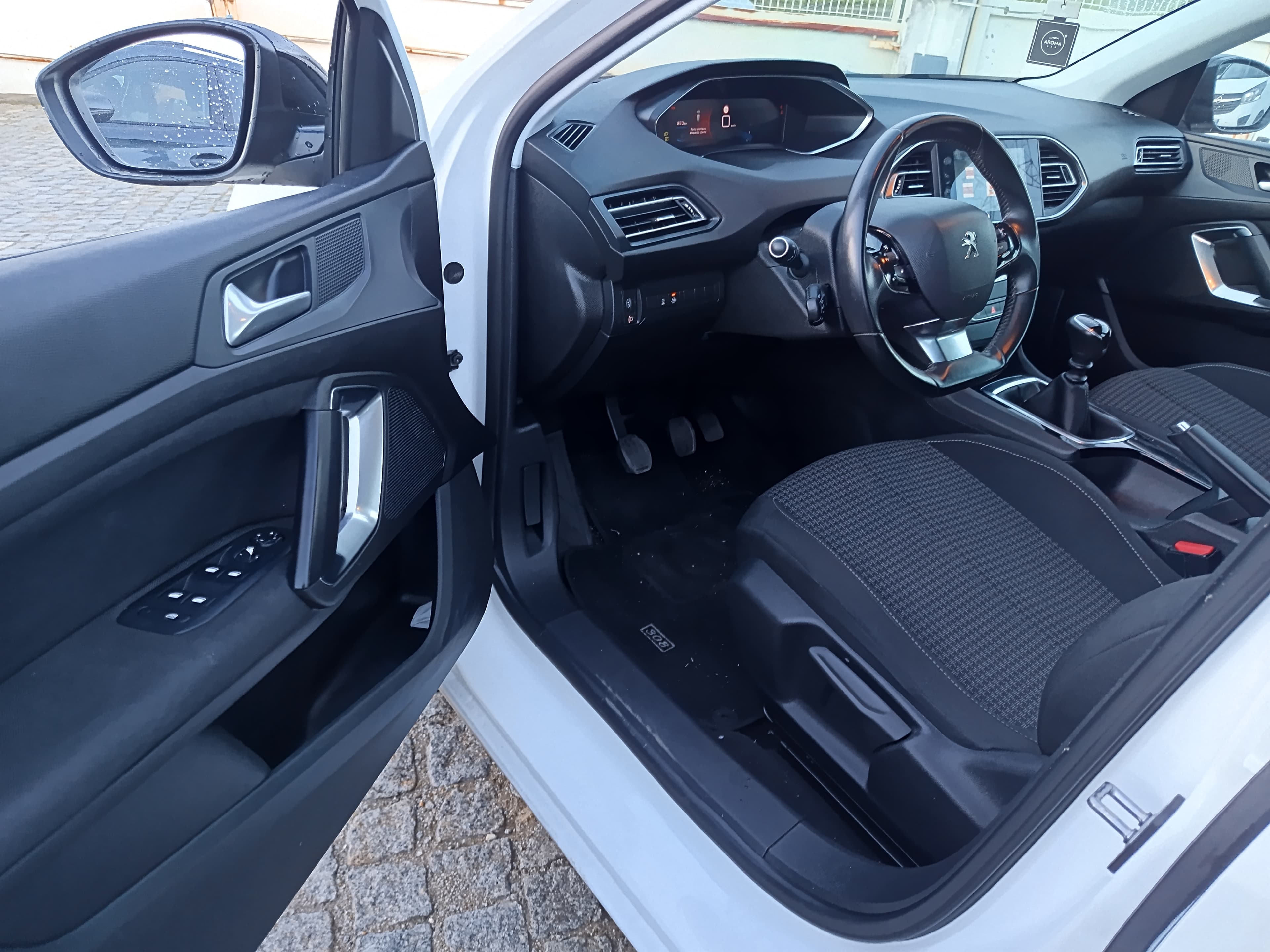 Peugeot 308 1.5 BlueHdi · Ano 2020 — imagem 30