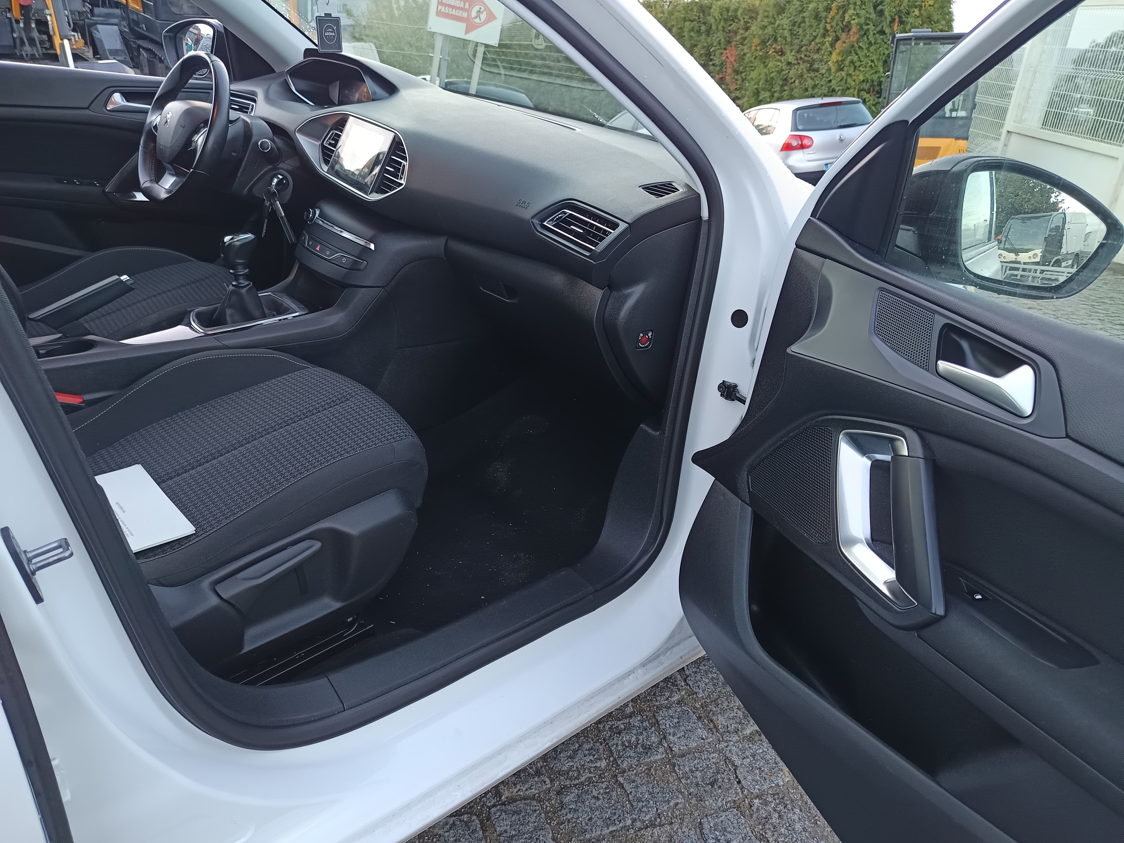 Peugeot 308 1.5 BlueHdi · Ano 2020 — imagem 24