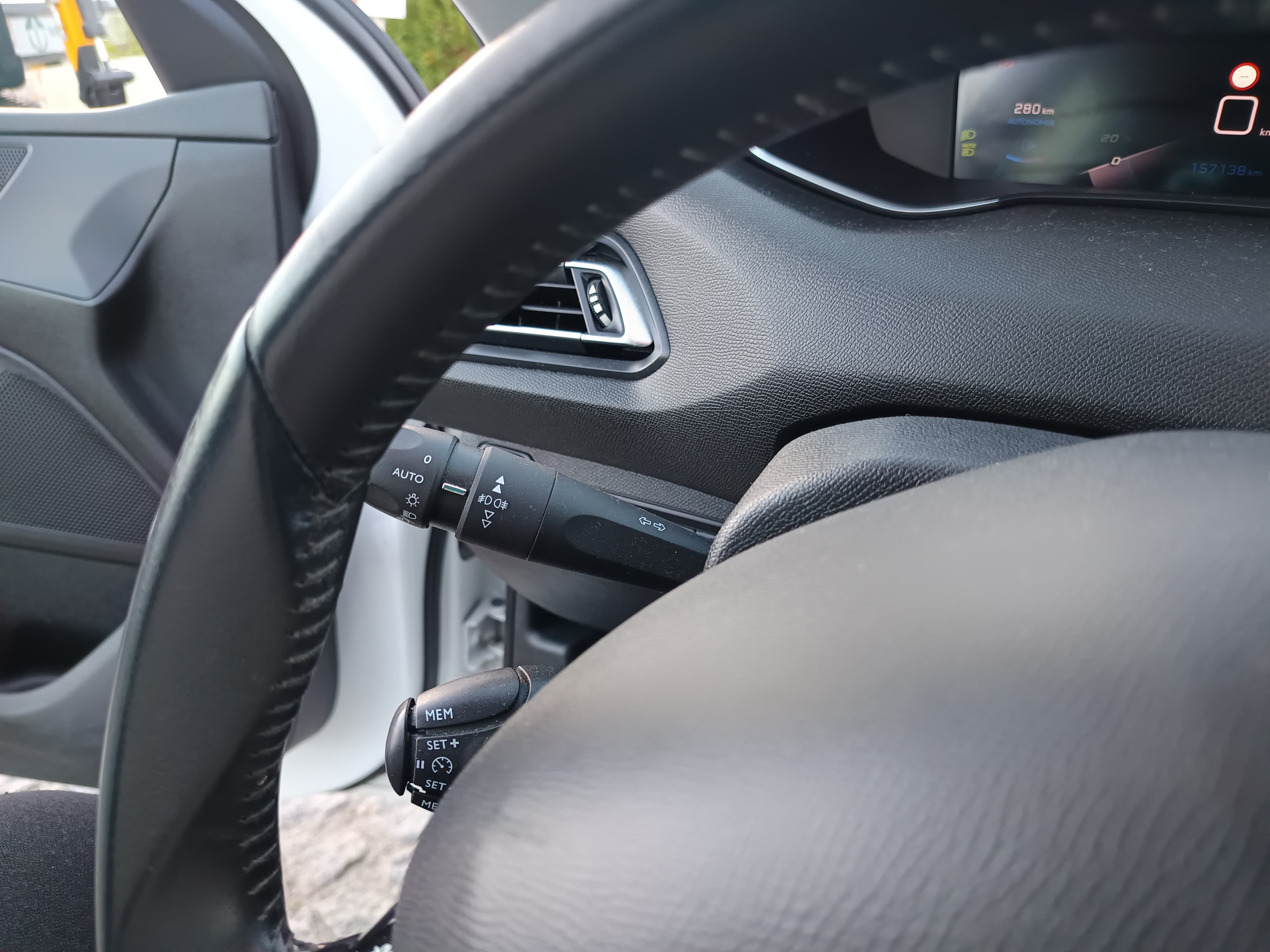 Peugeot 308 1.5 BlueHdi · Ano 2020 — imagem 41