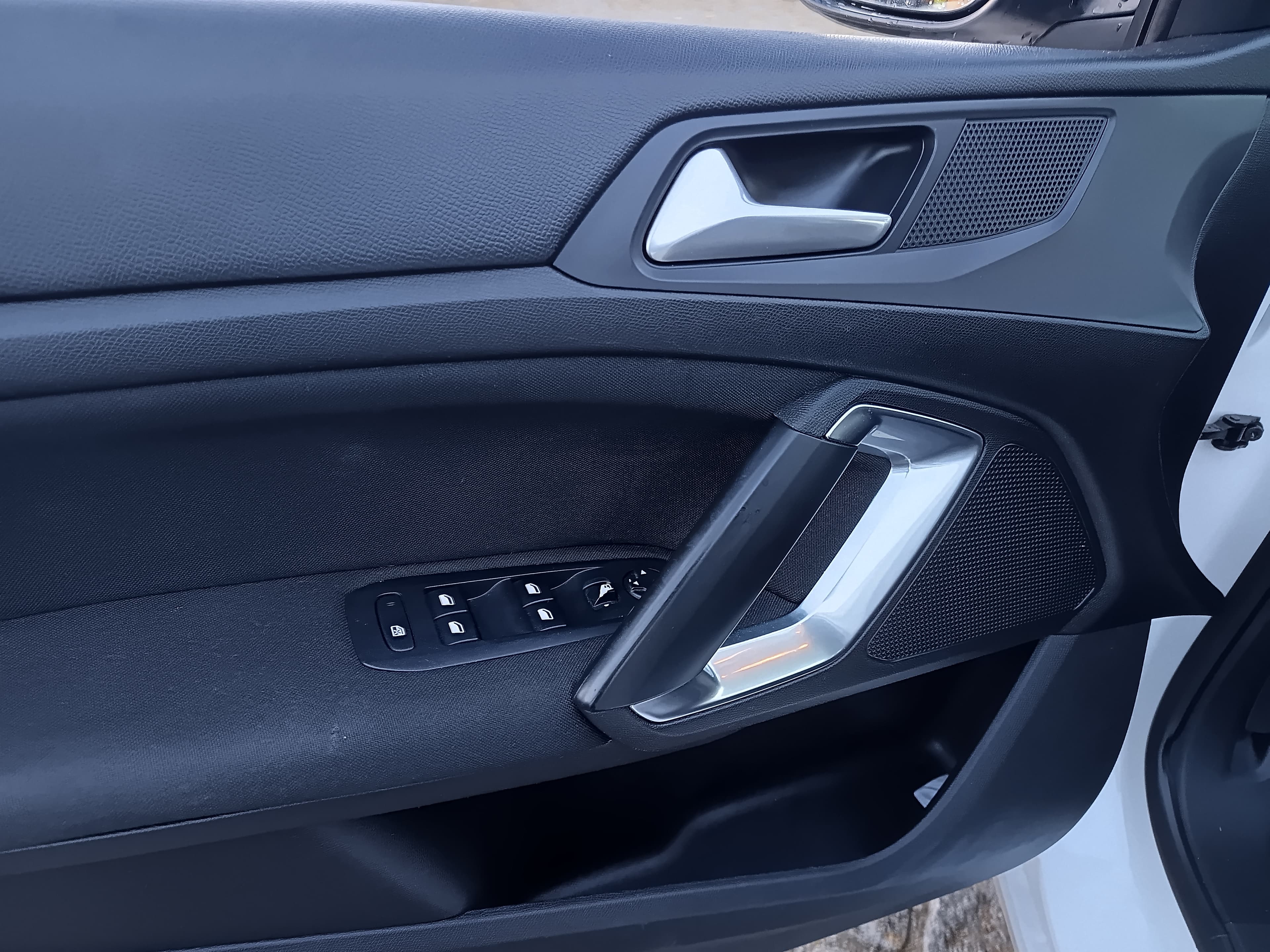 Peugeot 308 1.5 BlueHdi · Ano 2020 — imagem 31