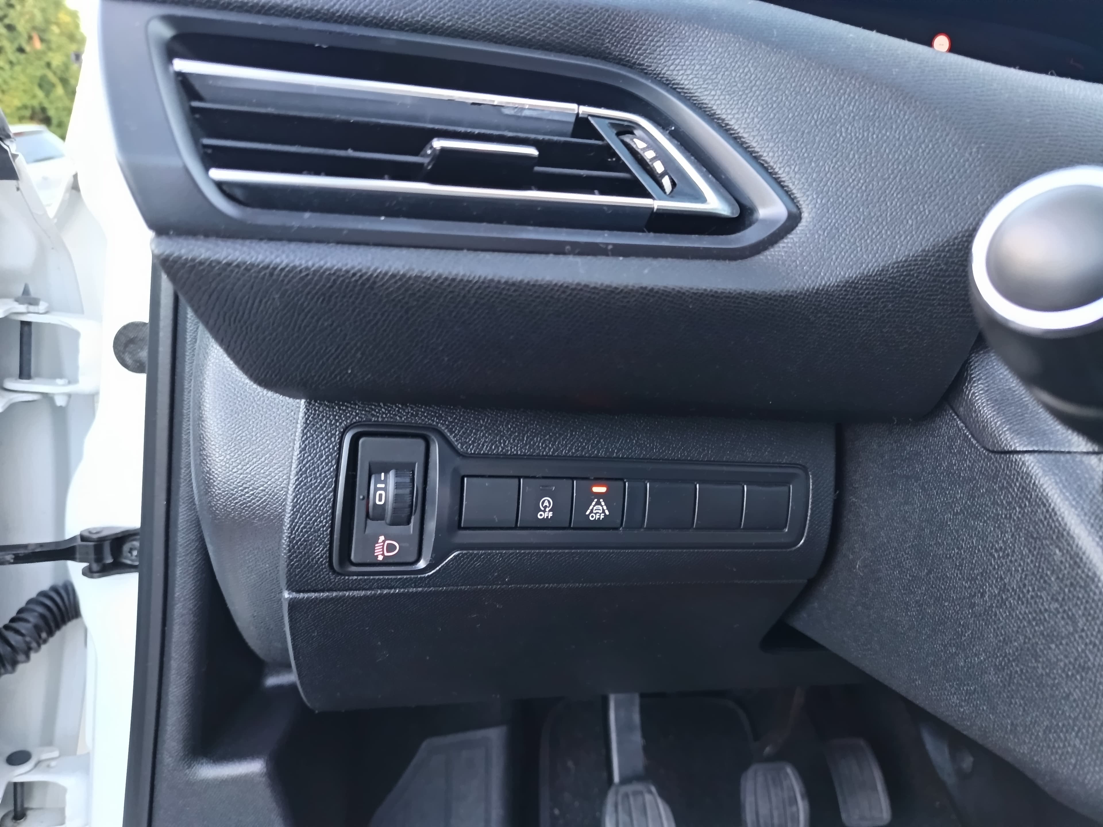 Peugeot 308 1.5 BlueHdi · Ano 2020 — imagem 42