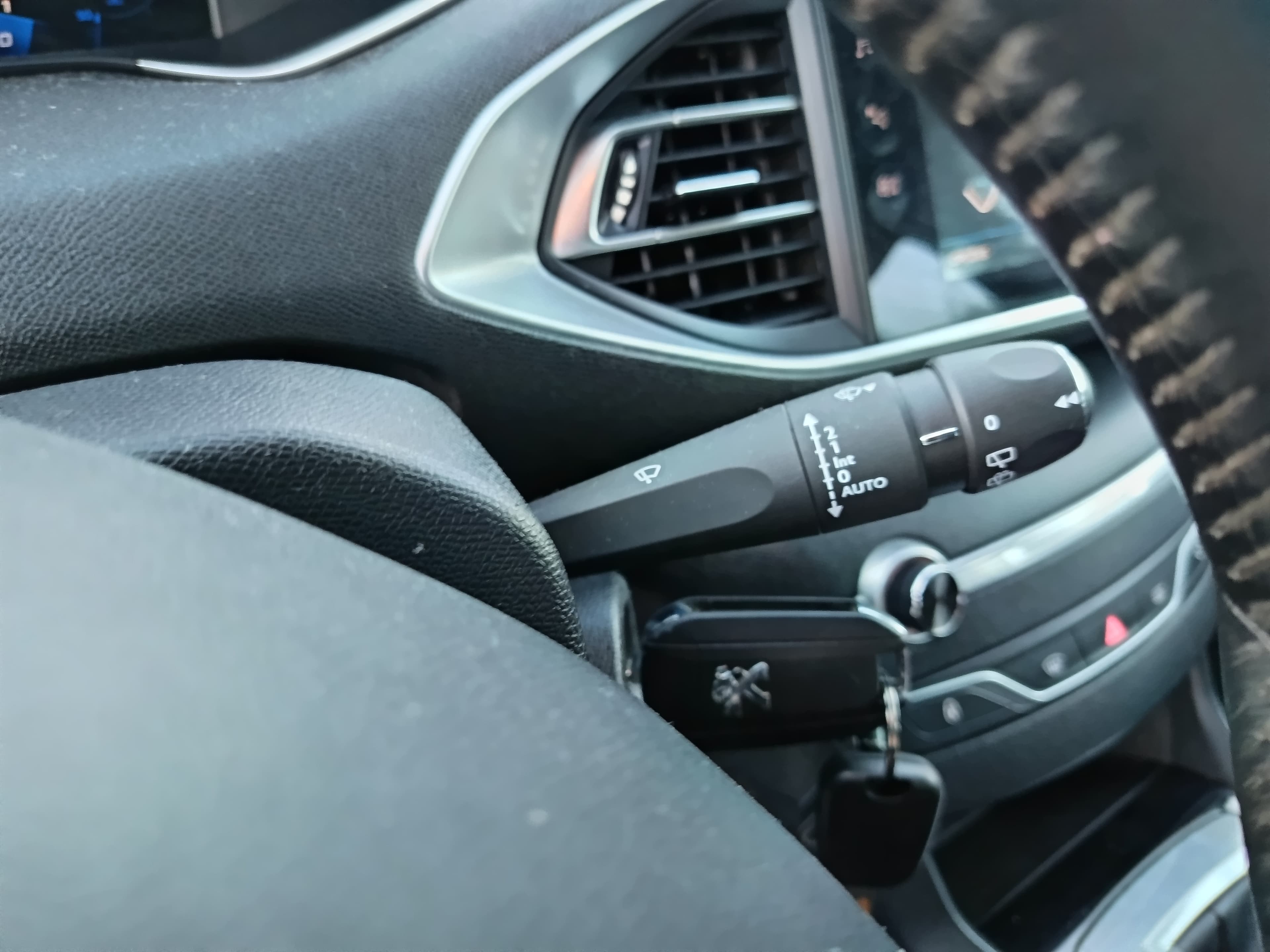Peugeot 308 1.5 BlueHdi · Ano 2020 — imagem 40