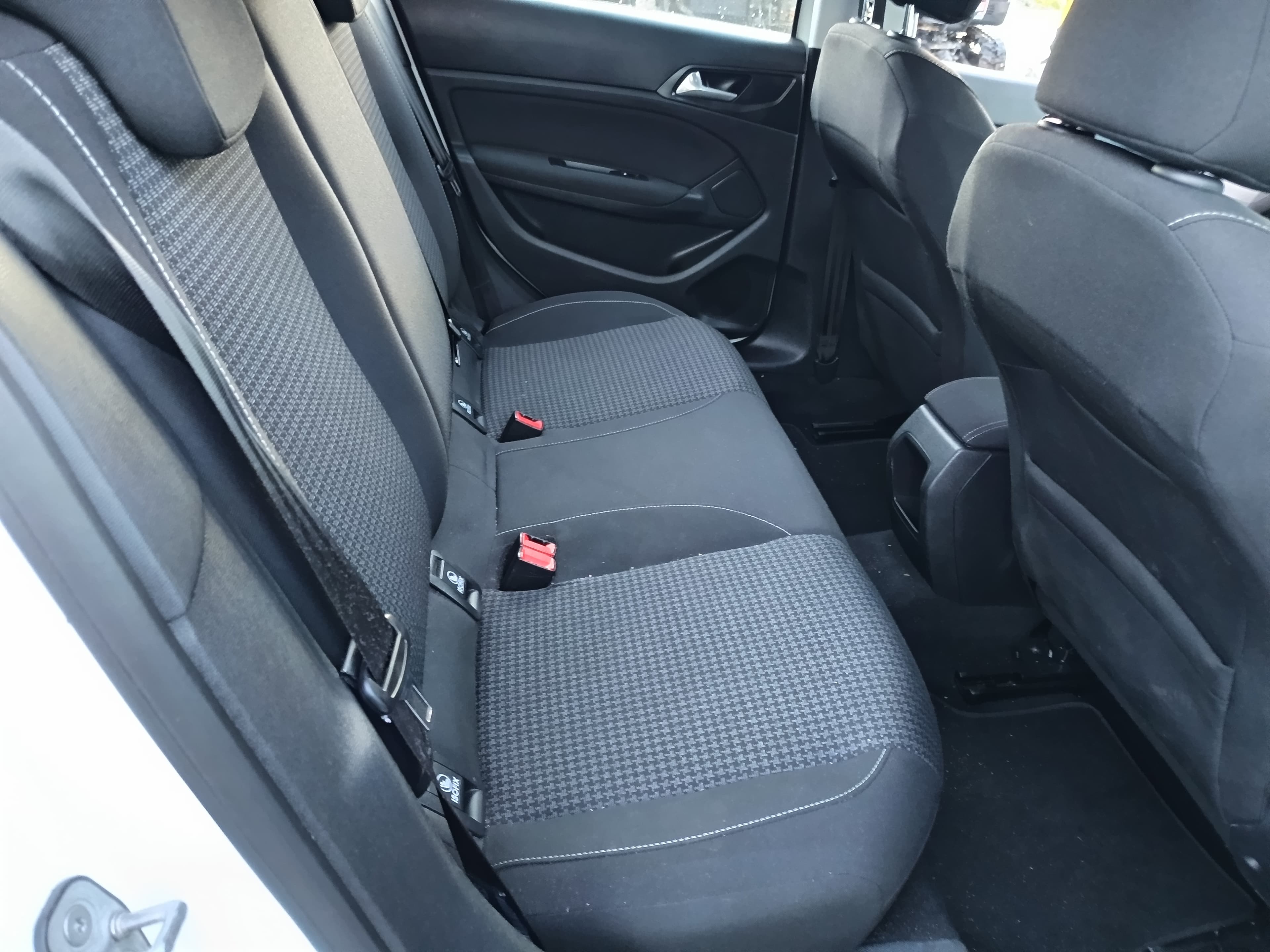 Peugeot 308 1.5 BlueHdi · Ano 2020 — imagem 23