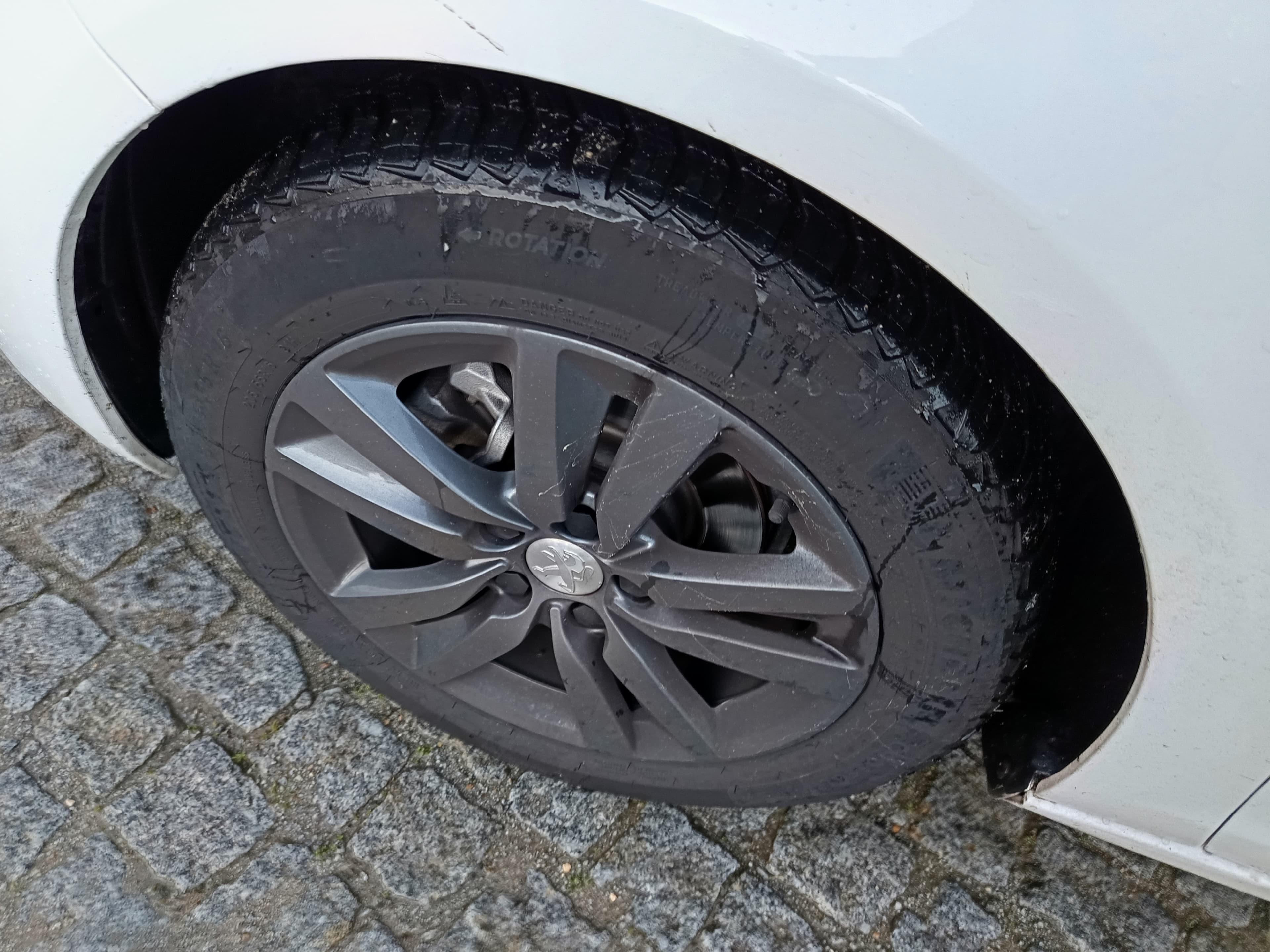 Peugeot 308 1.5 BlueHdi · Ano 2020 — imagem 14