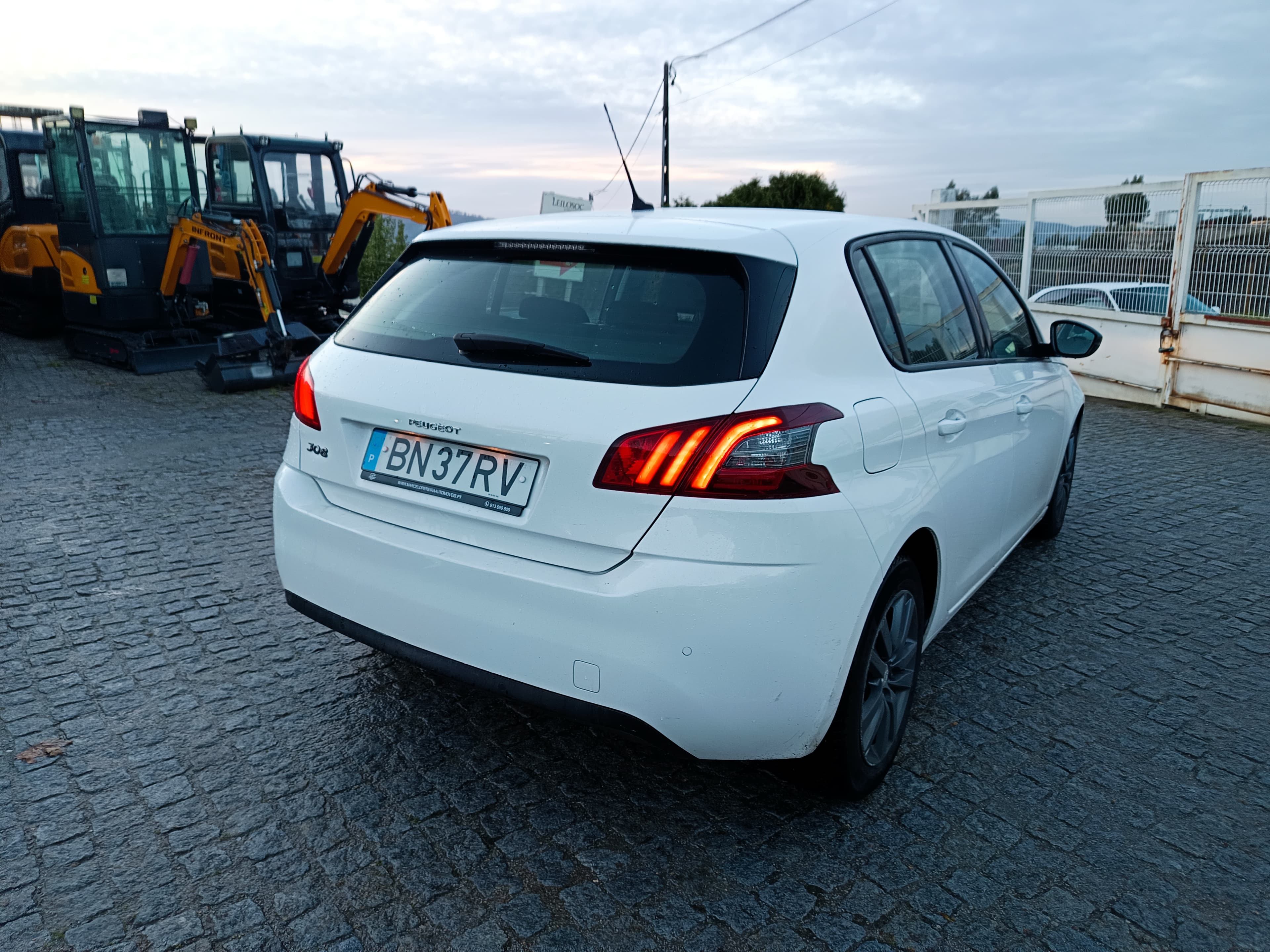 Peugeot 308 1.5 BlueHdi · Ano 2020 — imagem 4