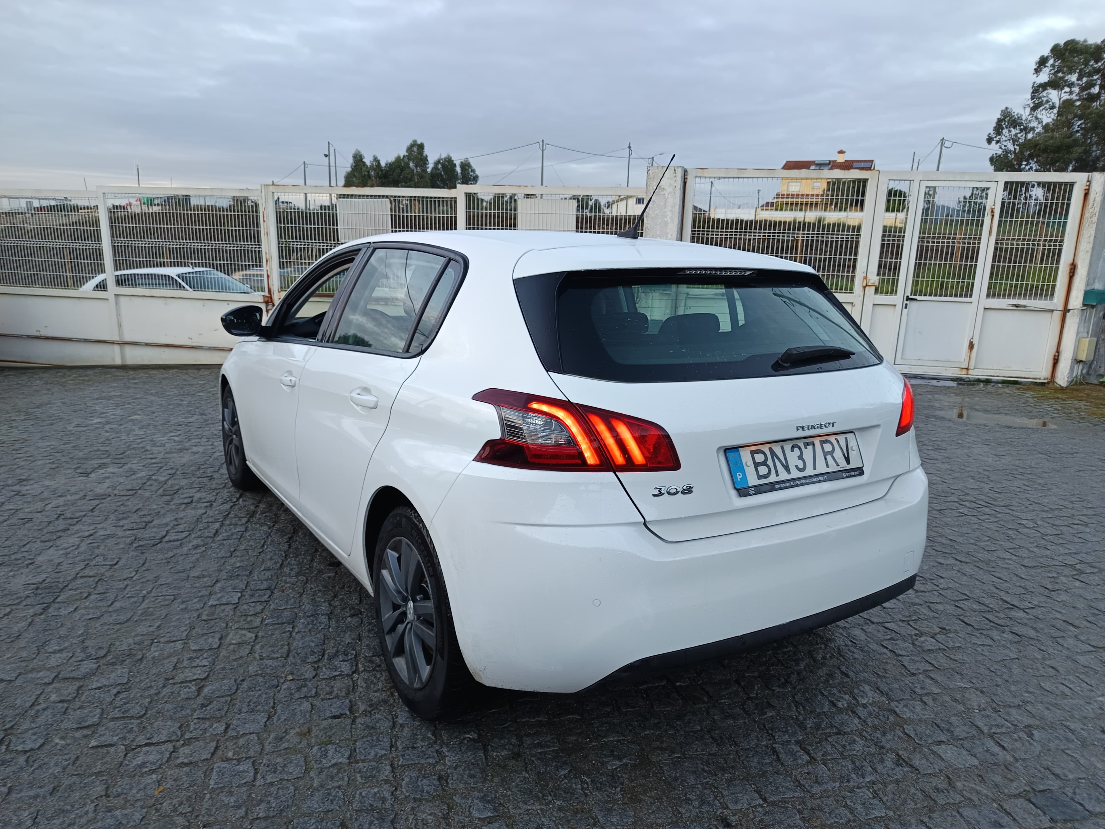 Peugeot 308 1.5 BlueHdi · Ano 2020 — imagem 6