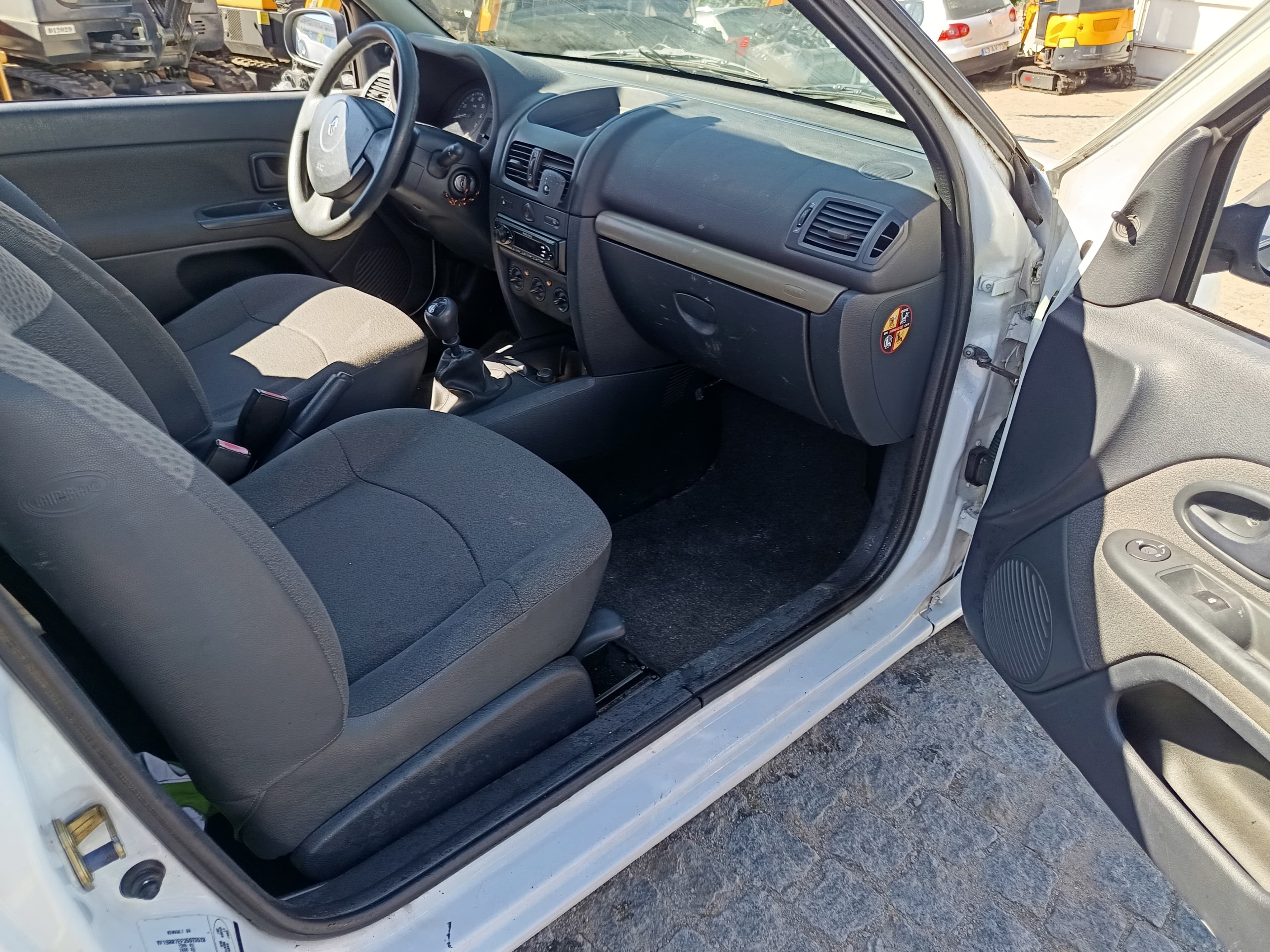 Renault Clio · Ano 2005 — imagen 19