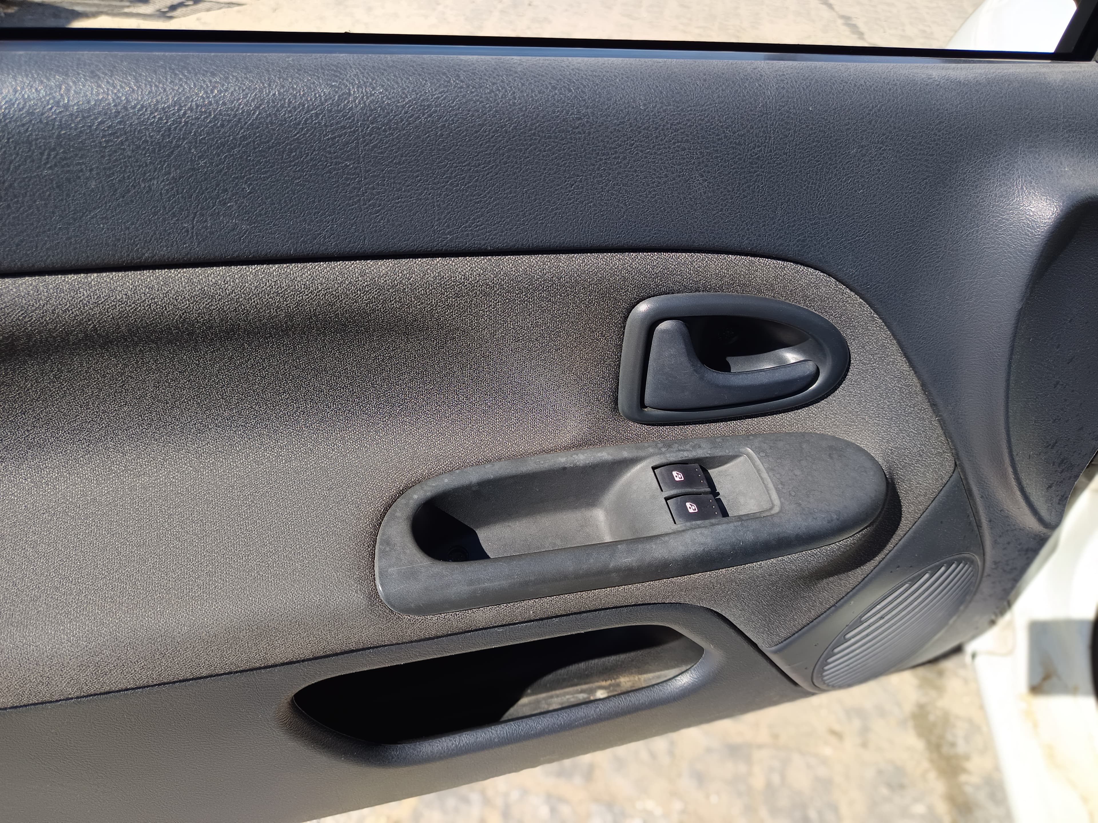 Renault Clio · Ano 2005 — imagen 24