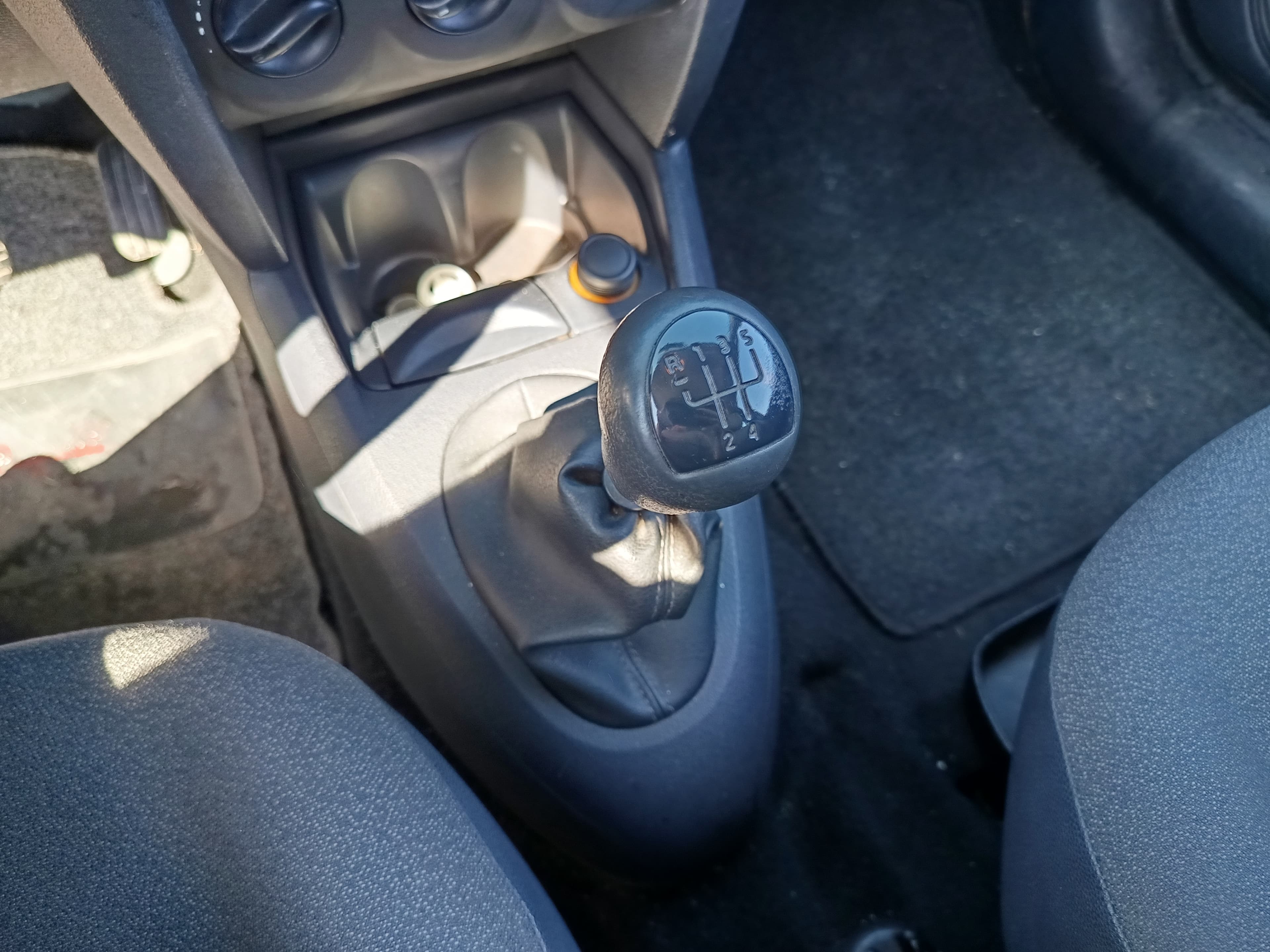 Renault Clio · Ano 2005 — imagen 29