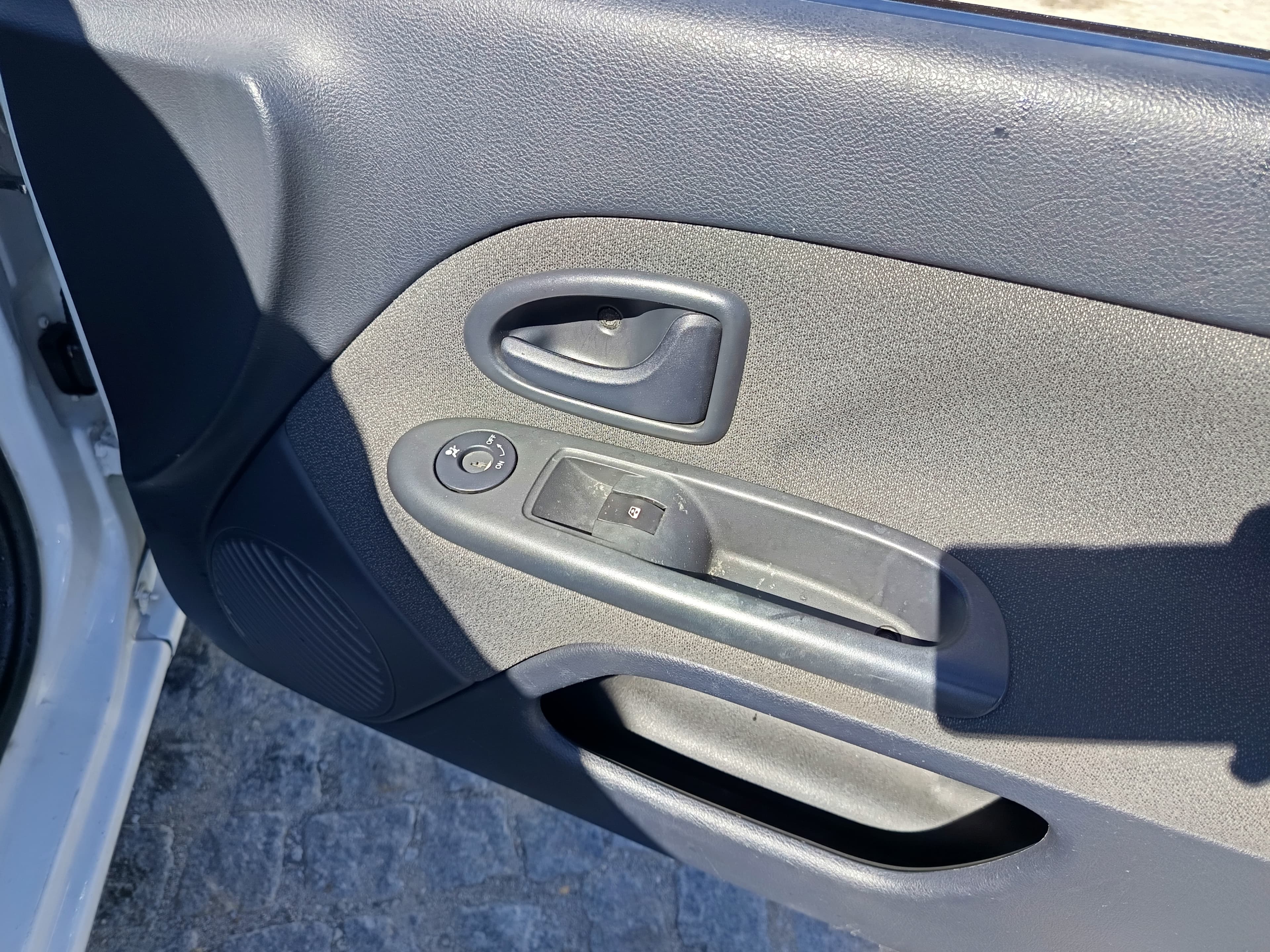 Renault Clio · Ano 2005 — imagen 20