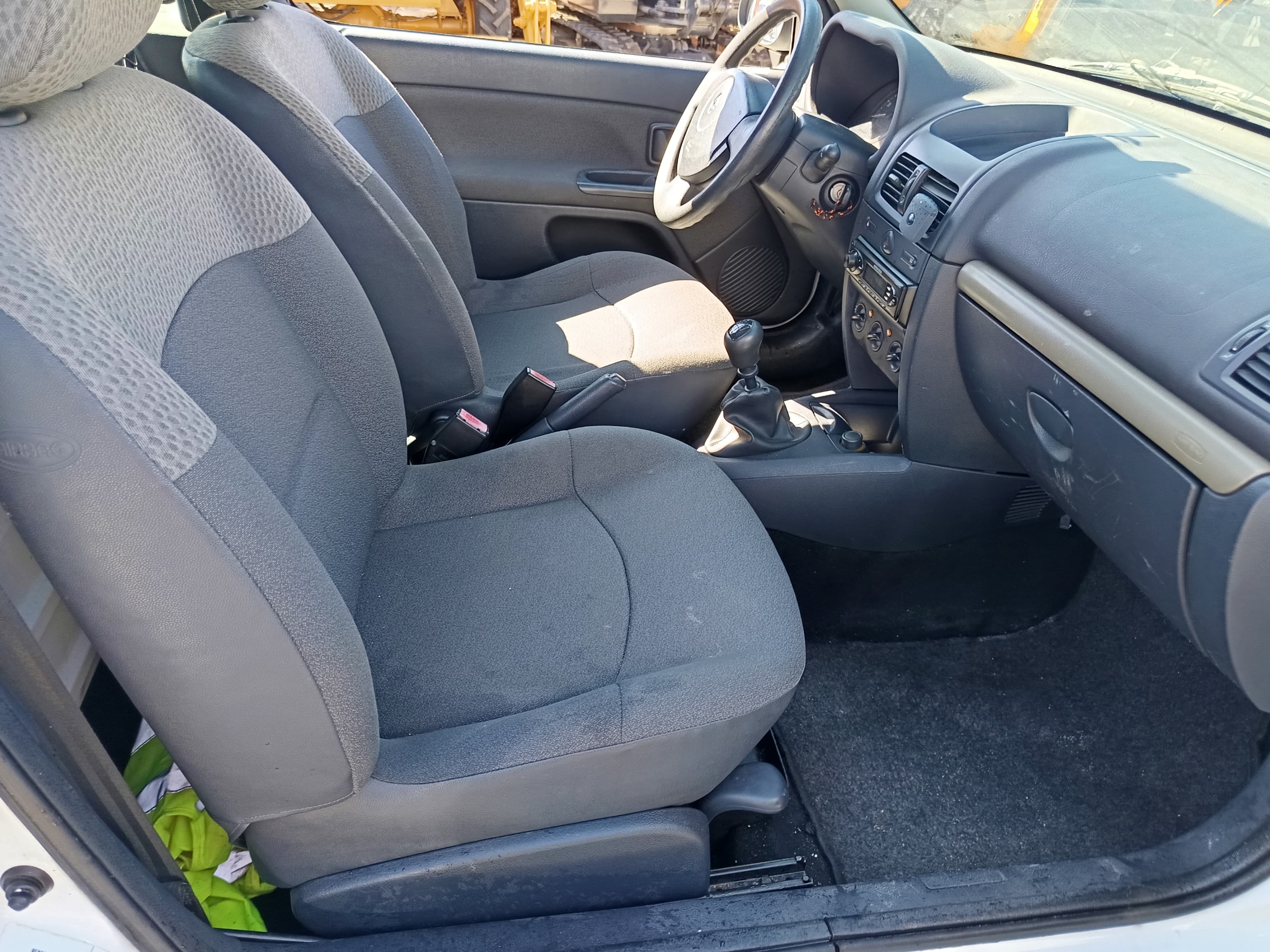Renault Clio · Ano 2005 — imagen 21