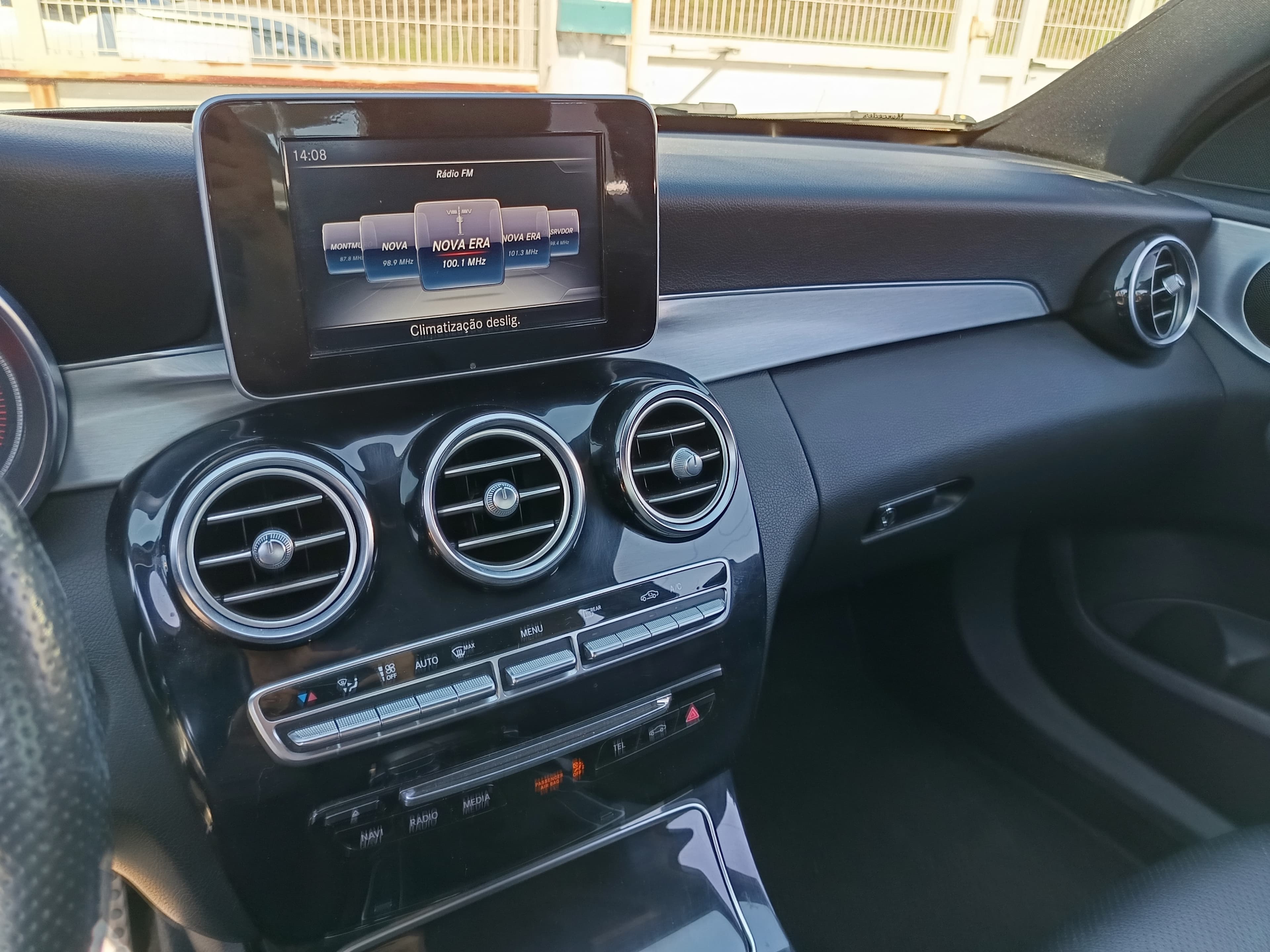 Mercedes-Benz C180 · Ano 2017 — imagen 36