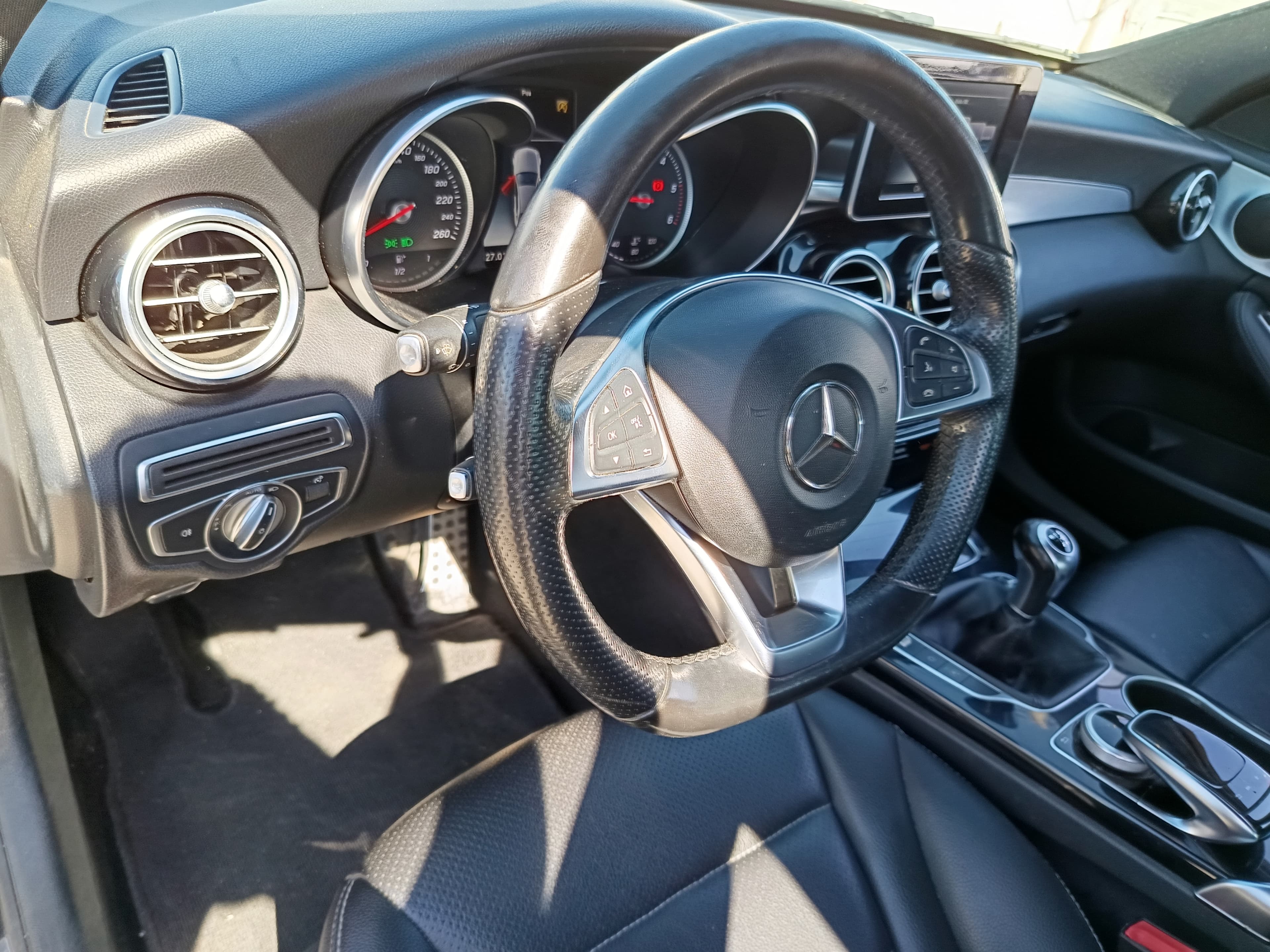 Mercedes-Benz C180 · Ano 2017 — imagen 35