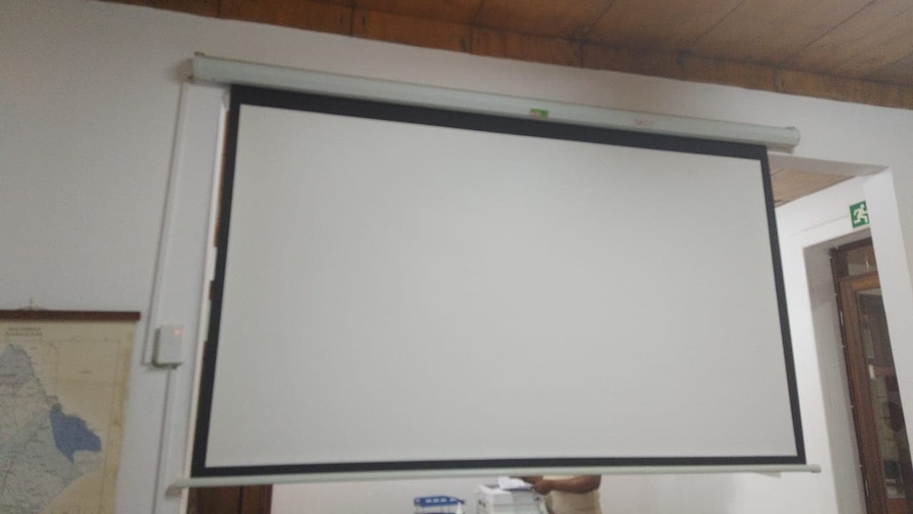 Tela de Projetor — image 2