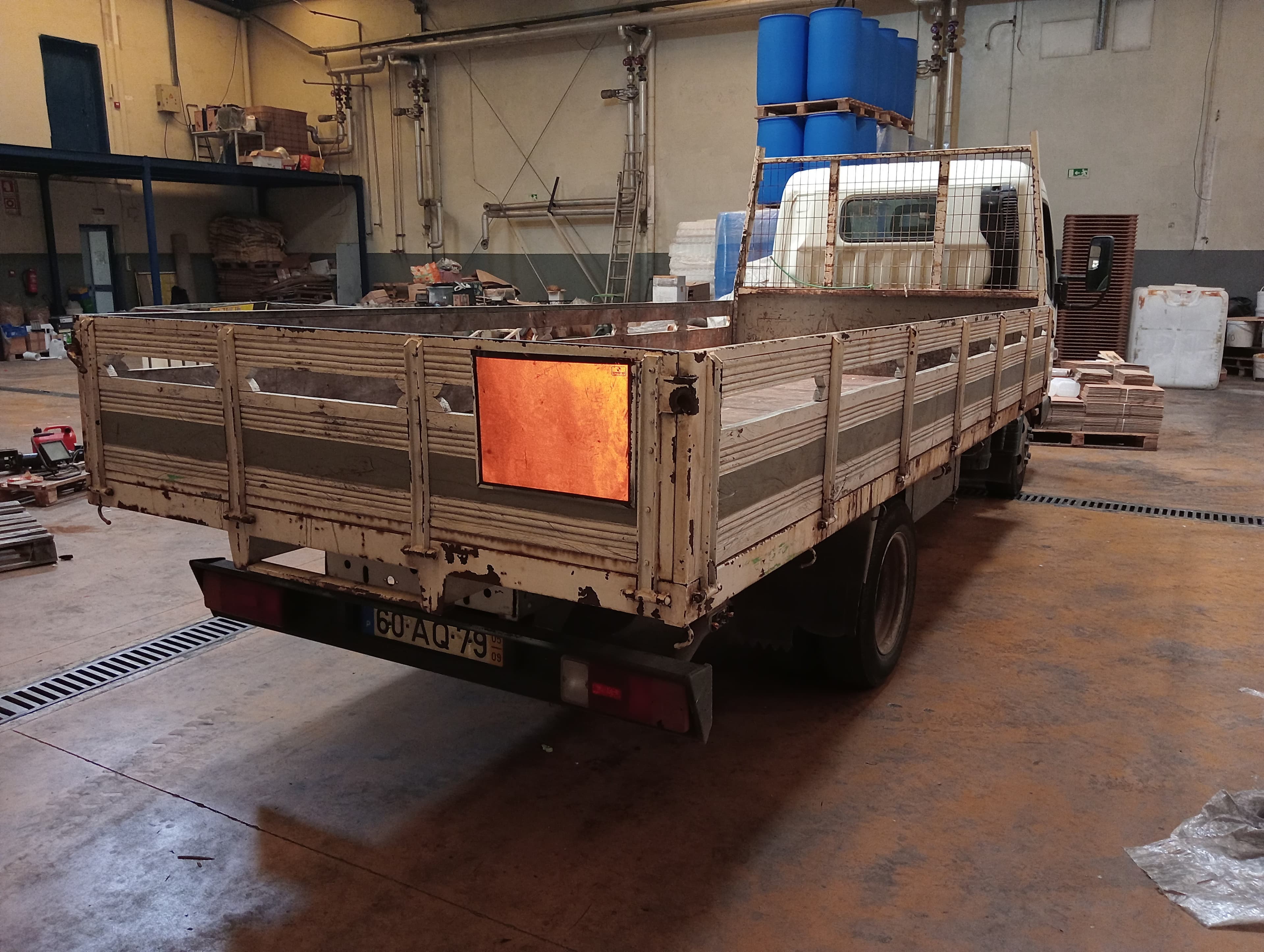 Mitsubishi Fuso 3S13 · Ano 2005 — imagem 3