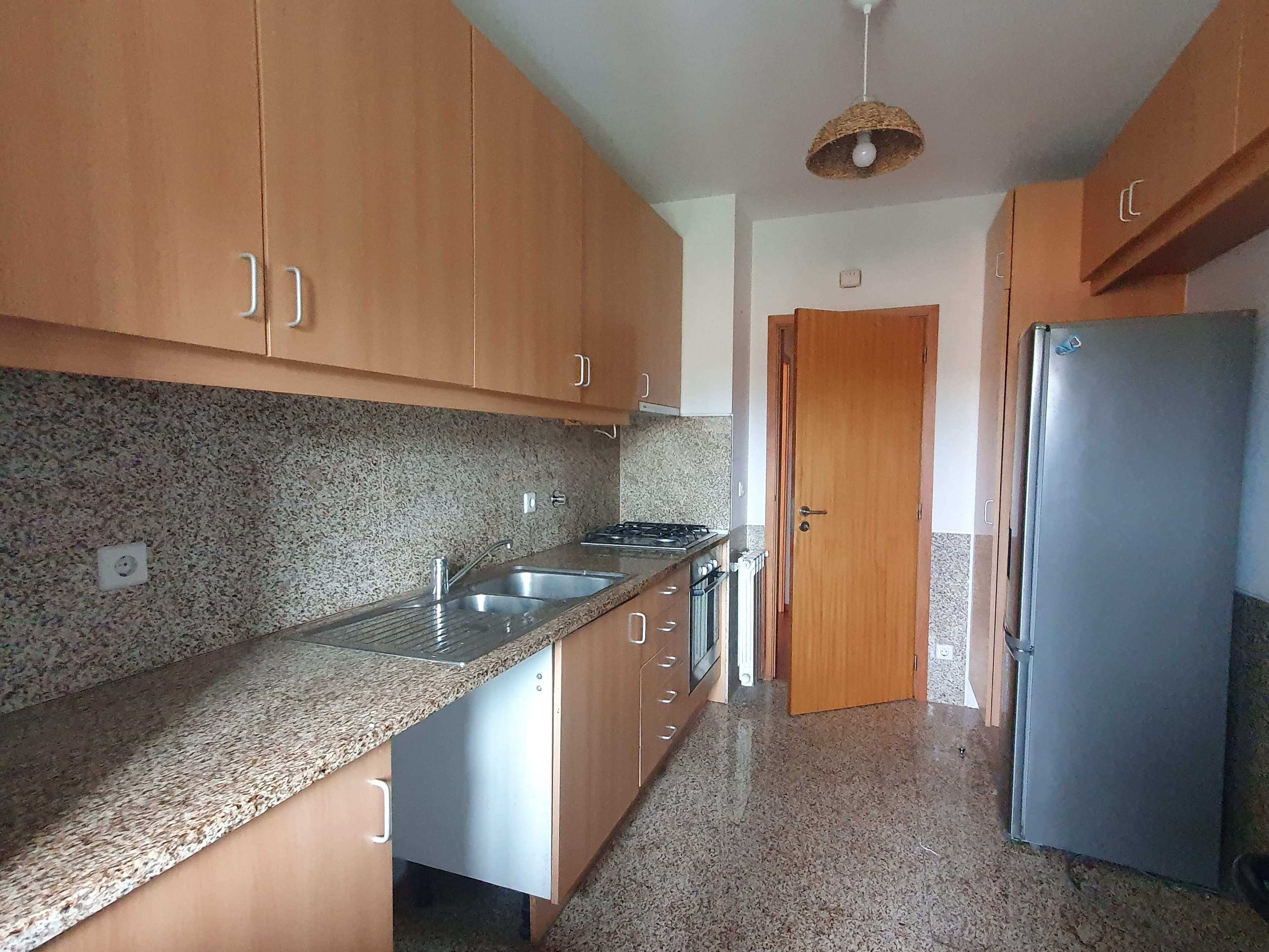 Apartamento T3 · Oliveira do Douro, Vila Nova de Gaia — image 8