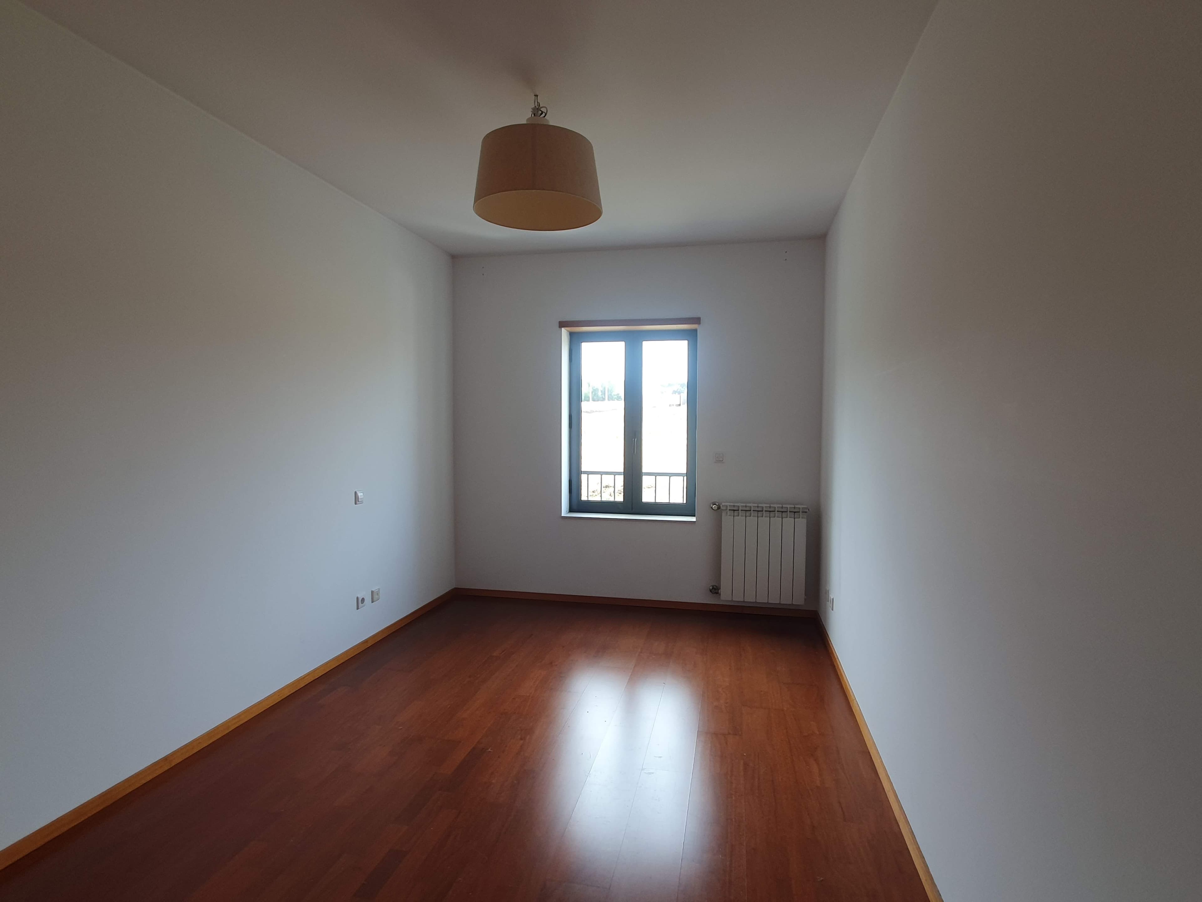 Apartamento T3 · Oliveira do Douro, Vila Nova de Gaia — image 16