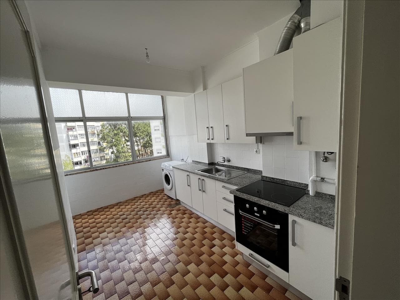 T3 Apartment · Rio de Mouro, Sintra — image 9