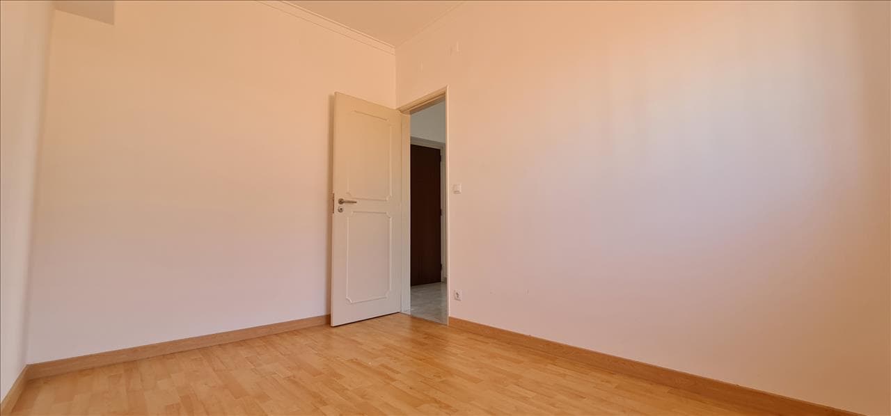 T3 Apartment · Rio de Mouro, Sintra — image 12