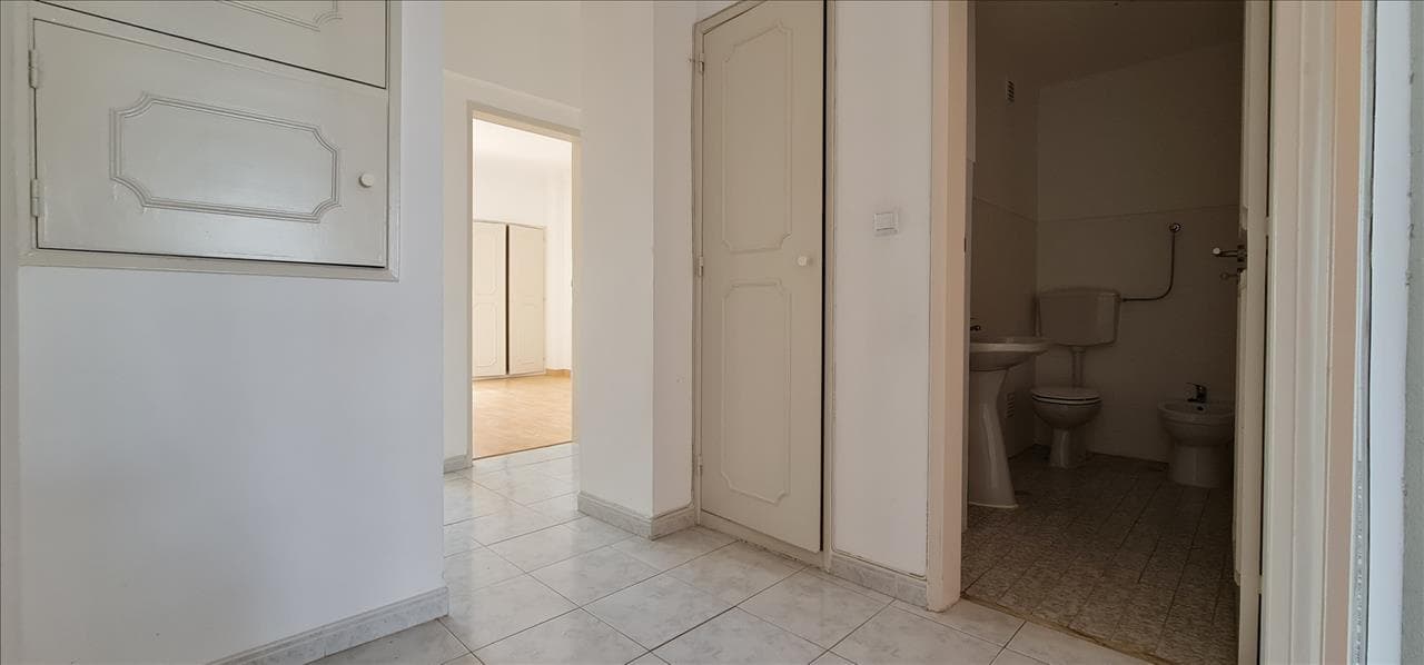 T3 Apartment · Rio de Mouro, Sintra — image 11