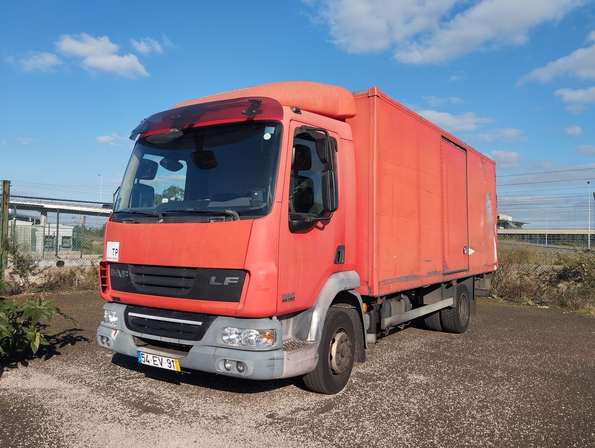 DAF 45.180 · Ano 2007 — imagem 1