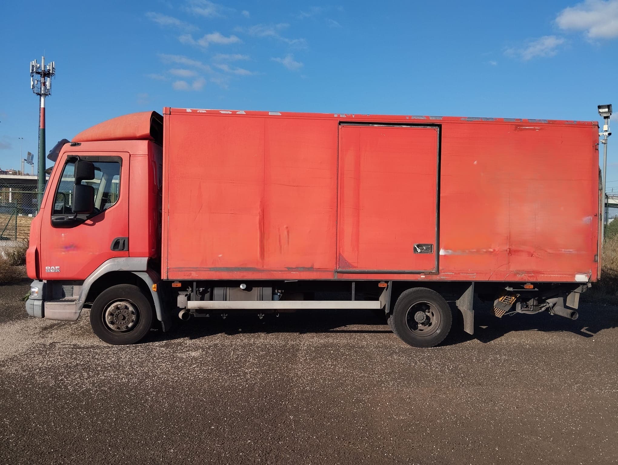DAF 45.180 · Ano 2007 — imagem 5