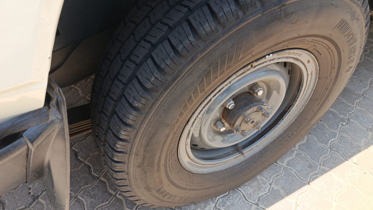 Toyota Land Cruiser — imagen 8