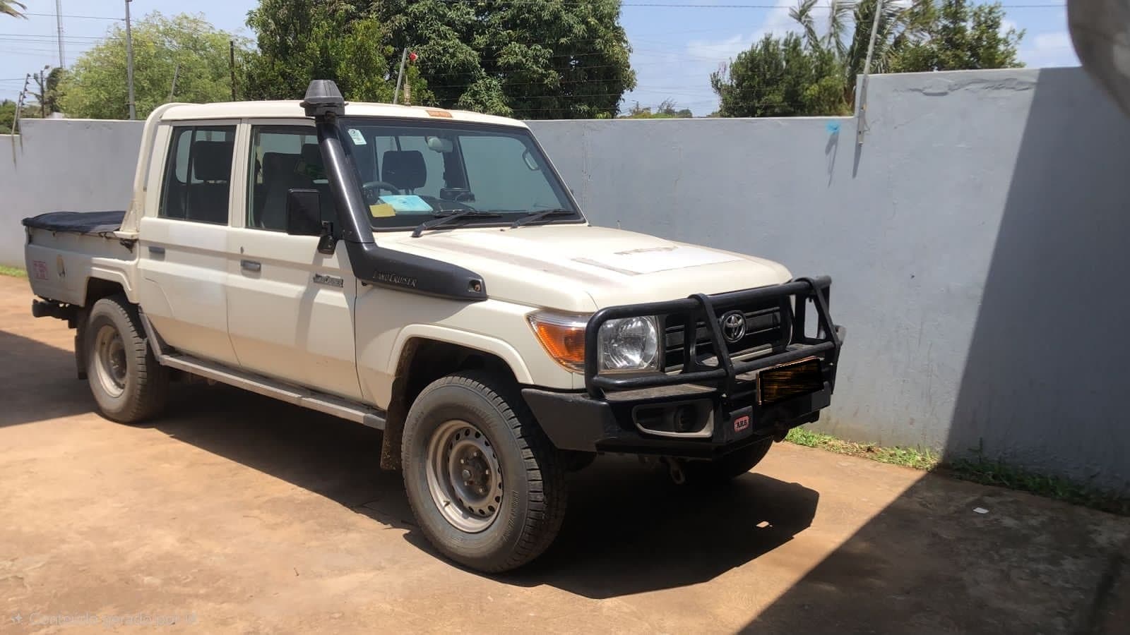 Toyota Land Cruiser — image 3