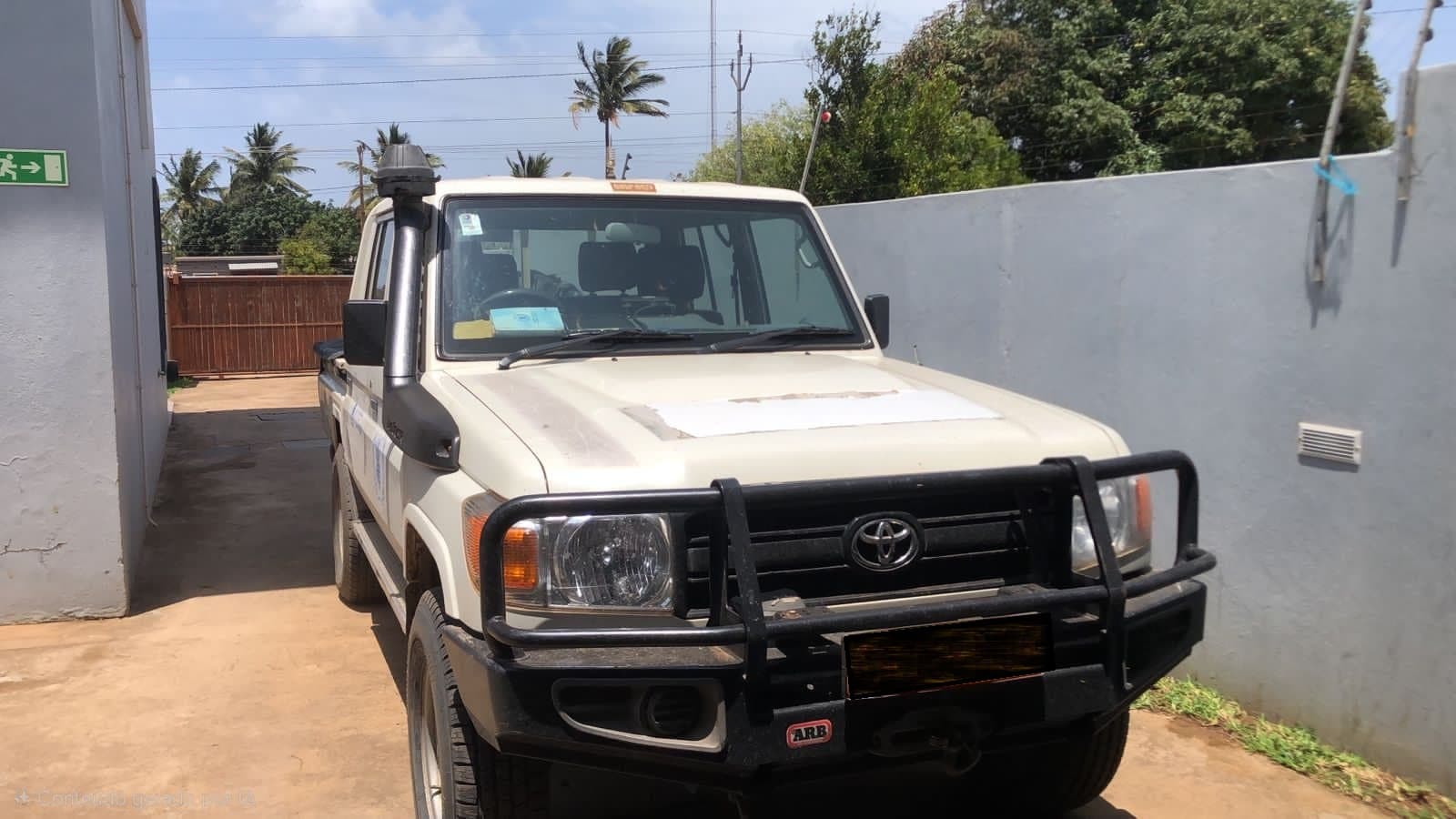 Toyota Land Cruiser — image 5