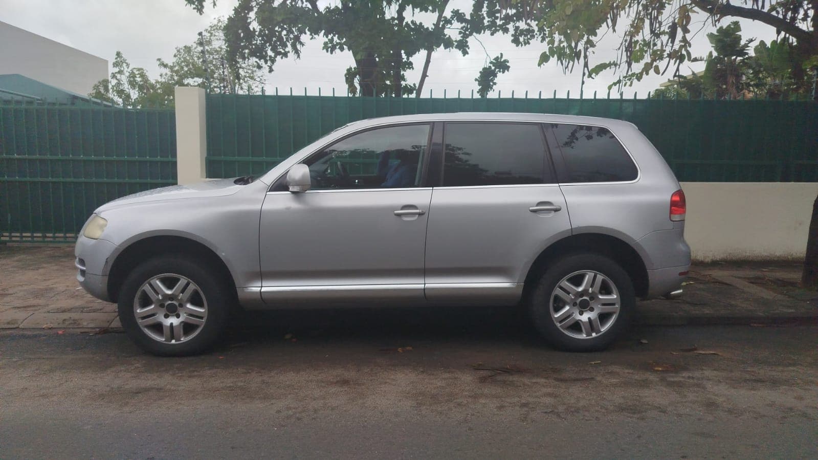 Volkswagen Touareg - 2010 — image 6