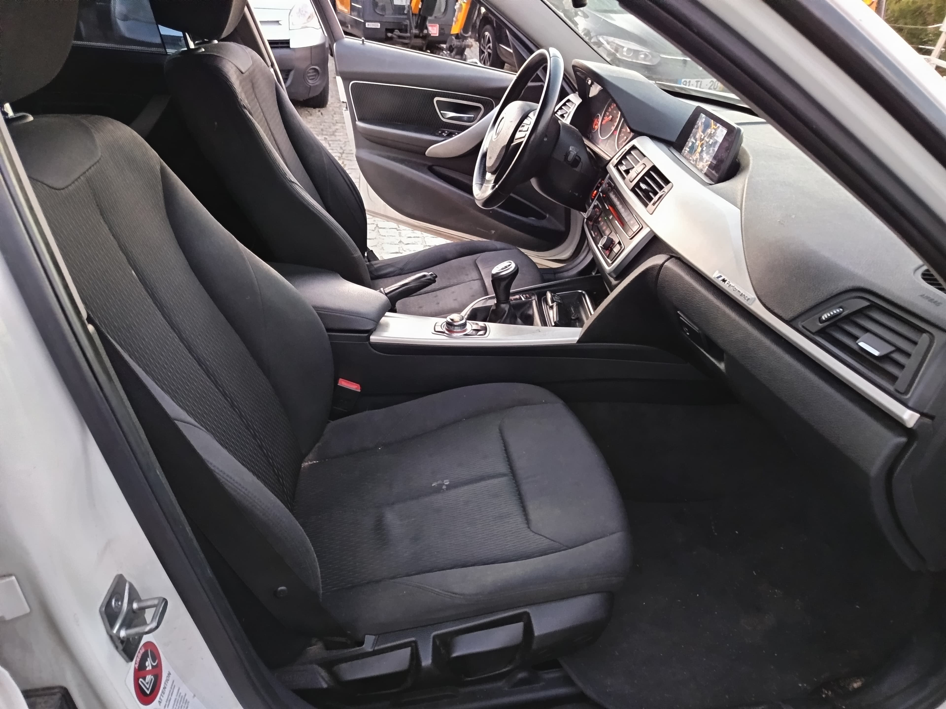 BMW 316 d · Ano 2013 — imagem 27