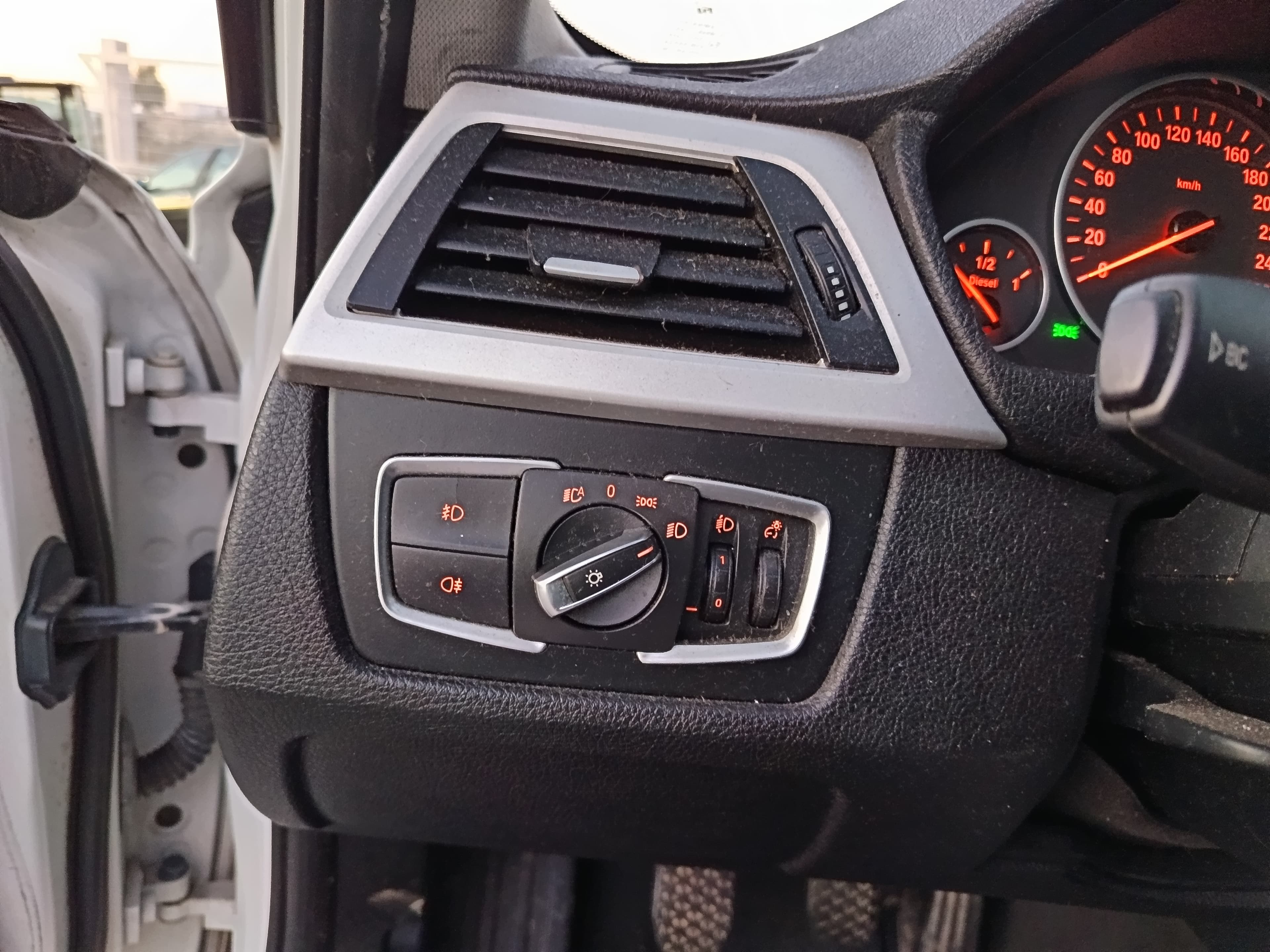 BMW 316 d · Ano 2013 — imagem 45