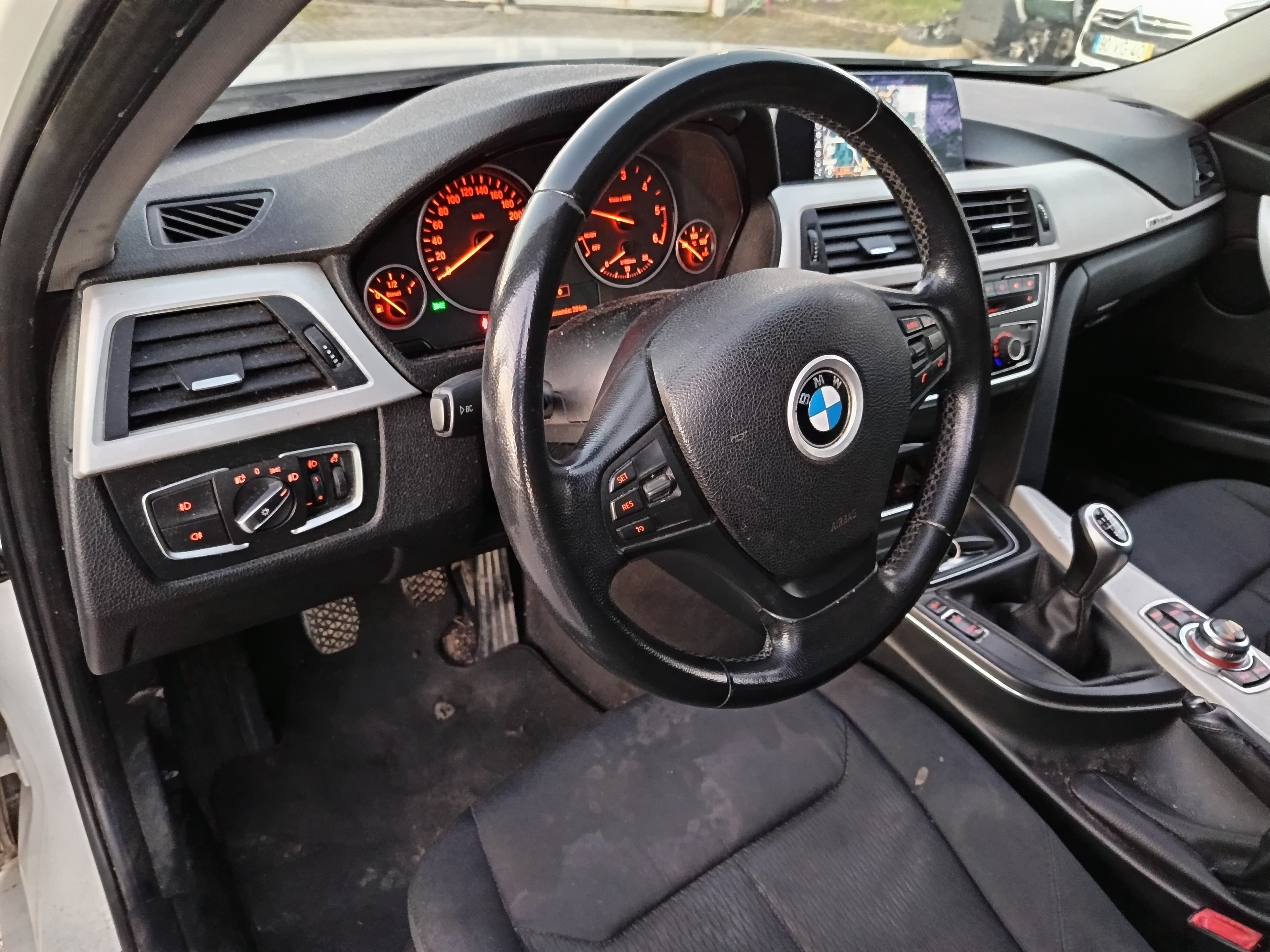 BMW 316 d · Ano 2013 — imagem 36