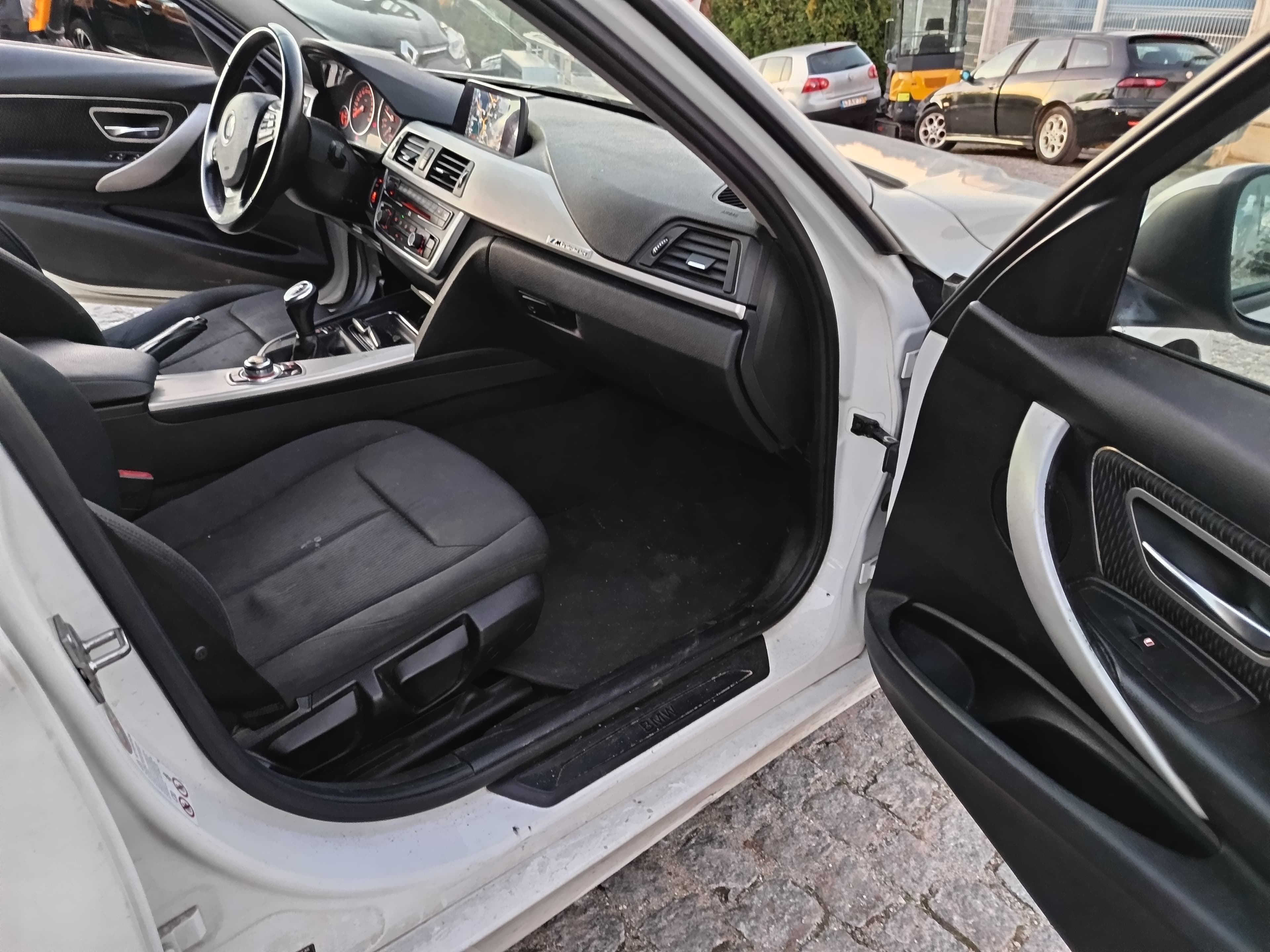 BMW 316 d · Ano 2013 — imagem 24