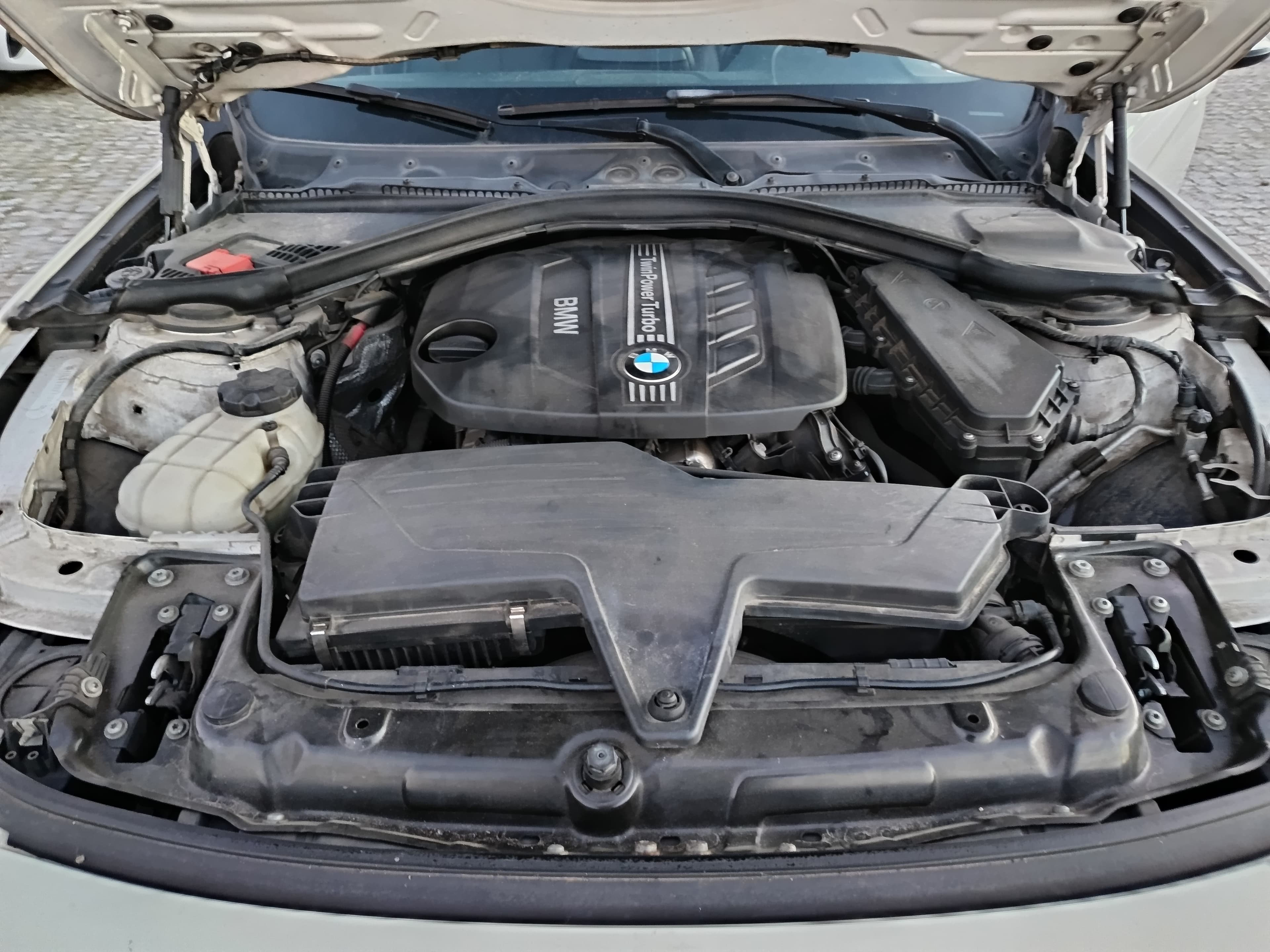 BMW 316 d · Ano 2013 — imagem 17