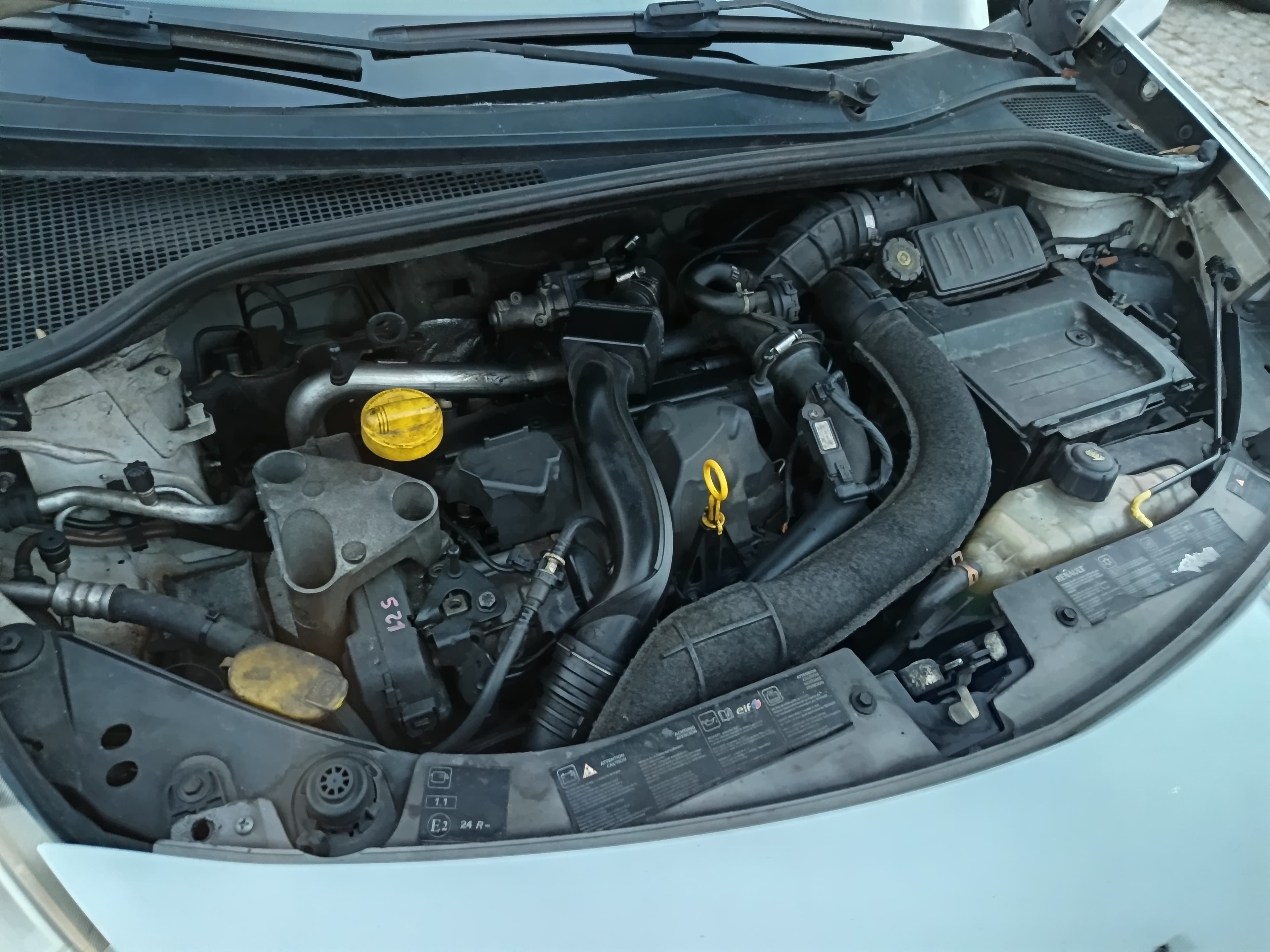 Renault Clio 1.5 DCi · Ano 2008 — image 14