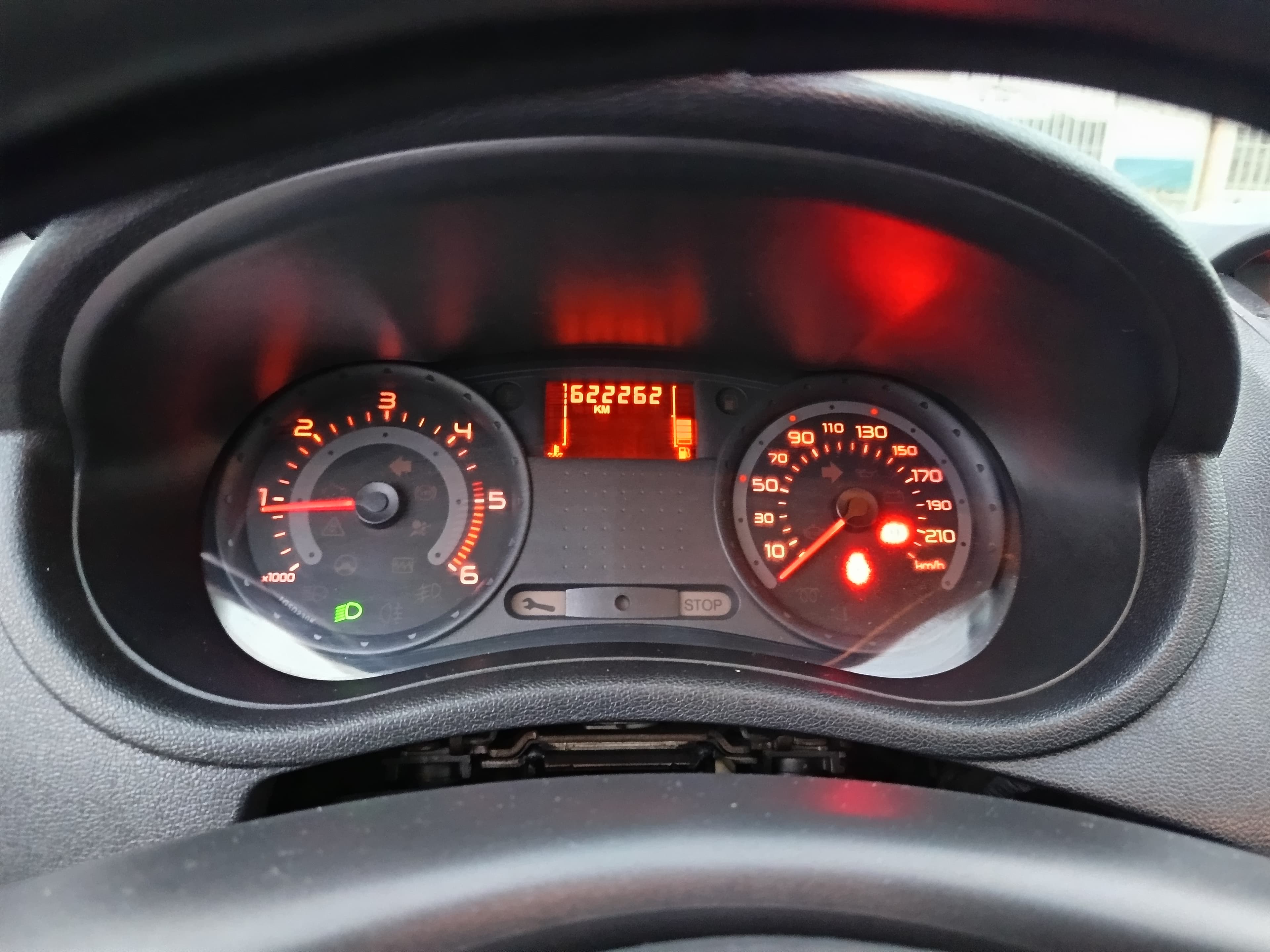 Renault Clio 1.5 DCi · Ano 2008 — image 30